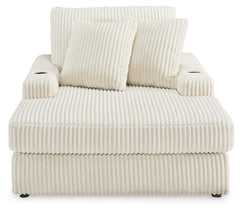Lindyn Chaise - MyWaynesHome #