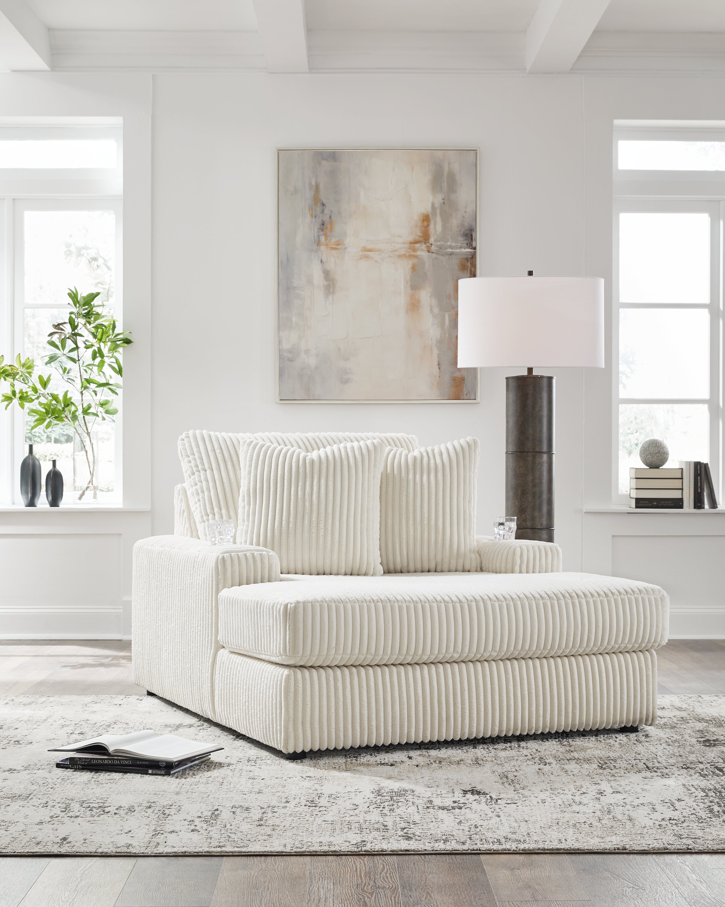 Lindyn Chaise - MyWaynesHome #