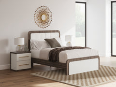 Kendanport Queen Upholstered Bed