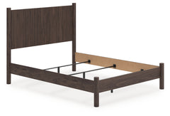 Pamytta Queen Panel Bed