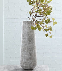 Fynn Vase - MyWaynesHome #