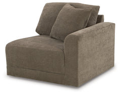 Raeanna Right-Arm Facing Corner Chair