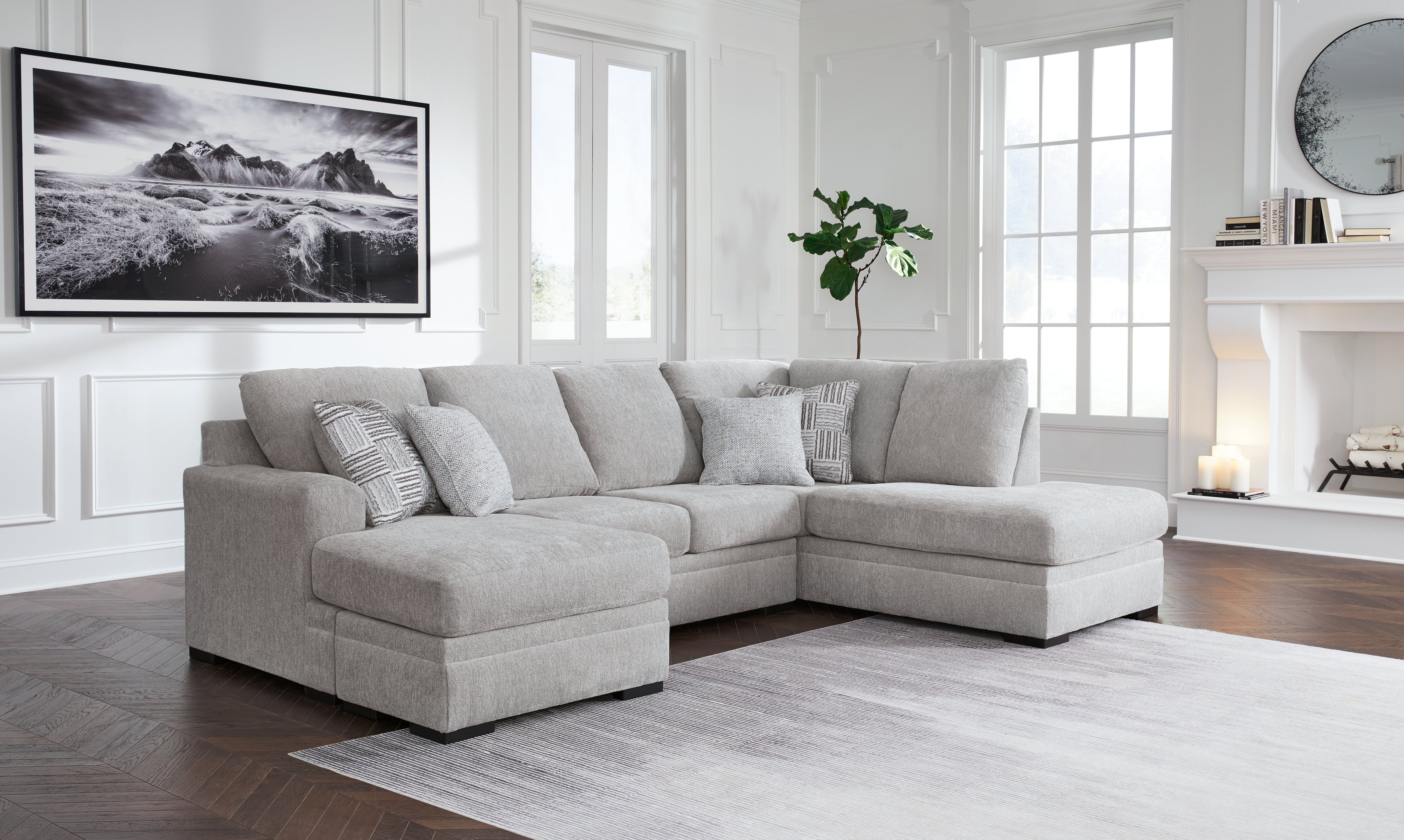 Gabyleigh 2-Piece Sectional with Chaise