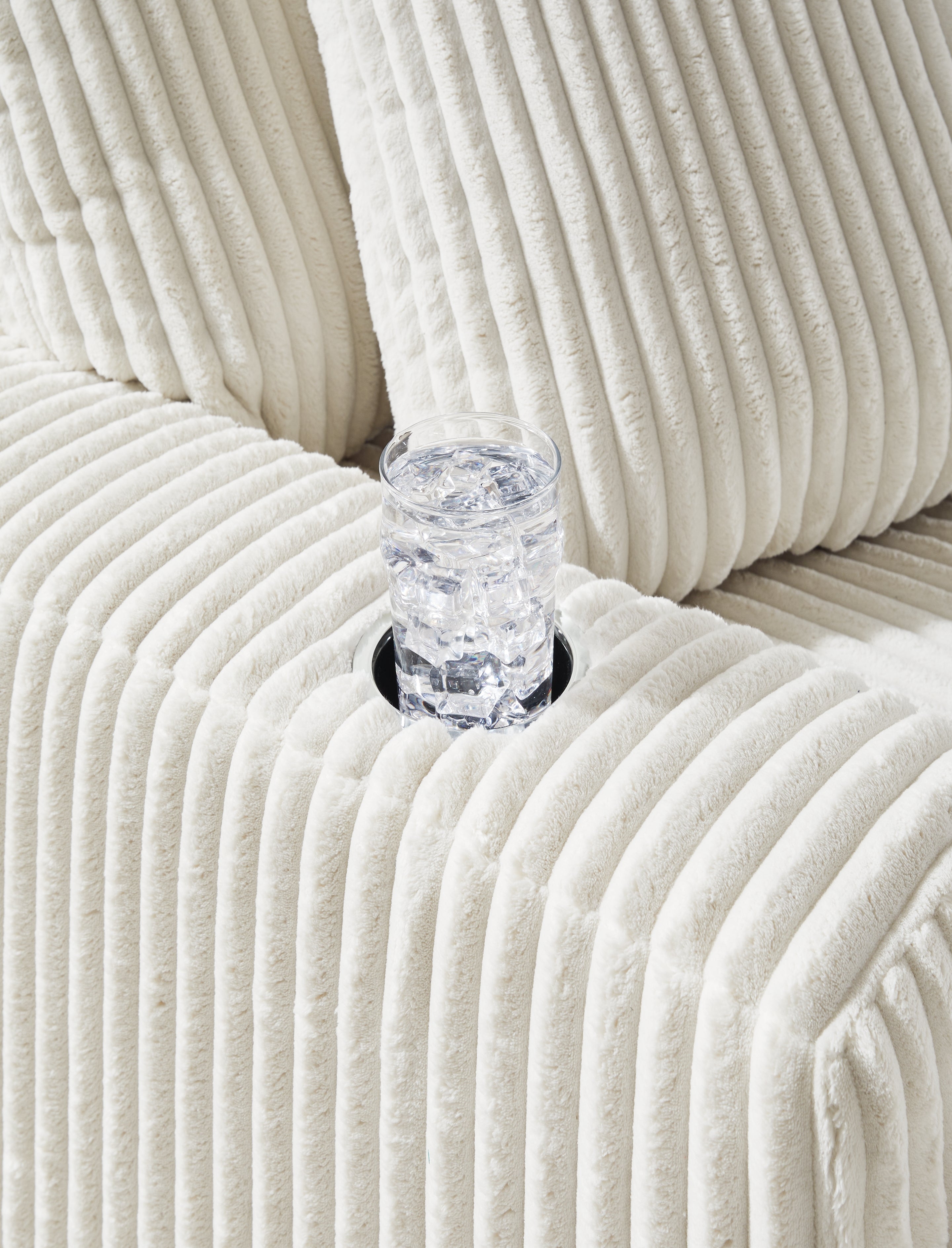 Lindyn Chaise - MyWaynesHome #