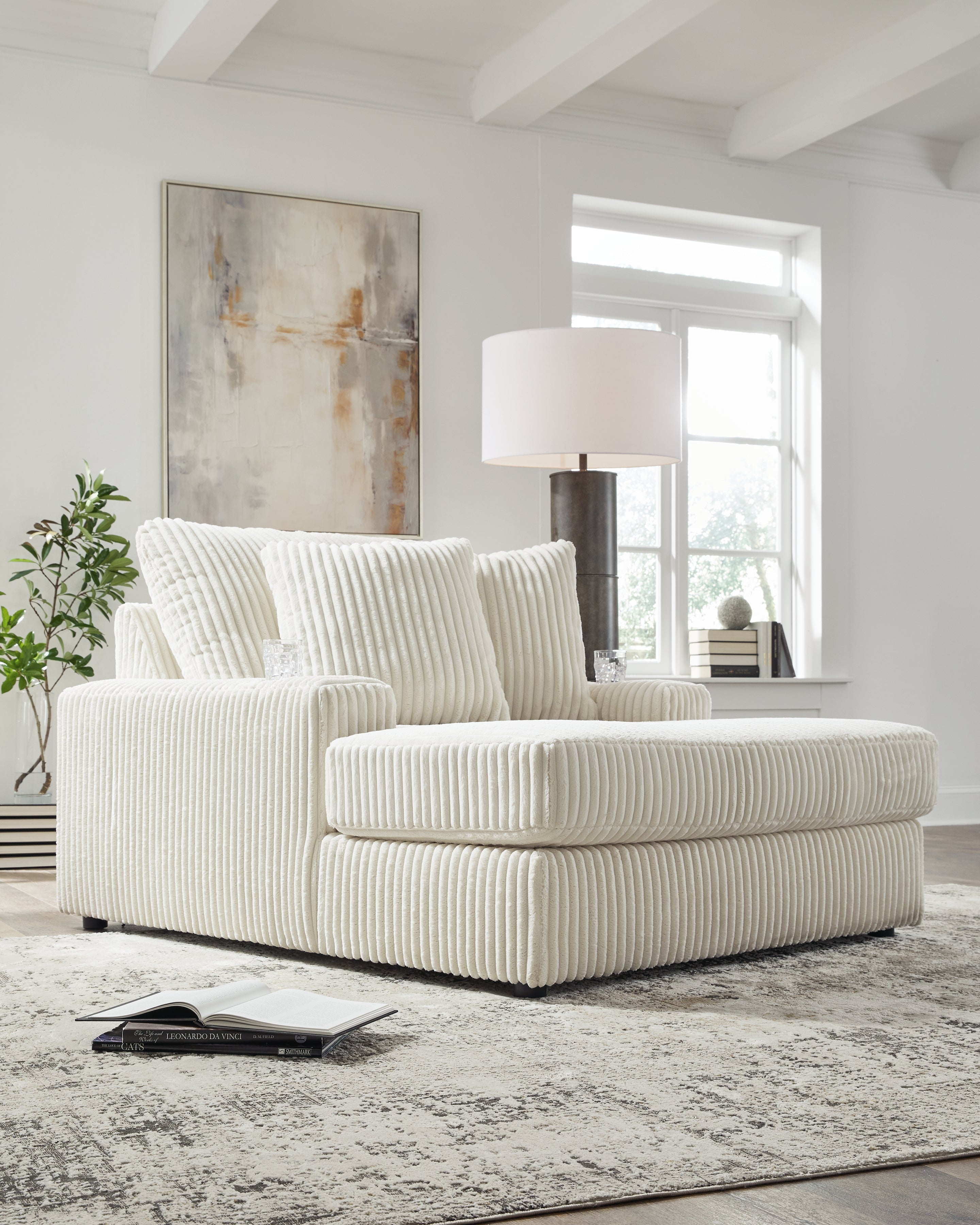 Lindyn Chaise - MyWaynesHome #