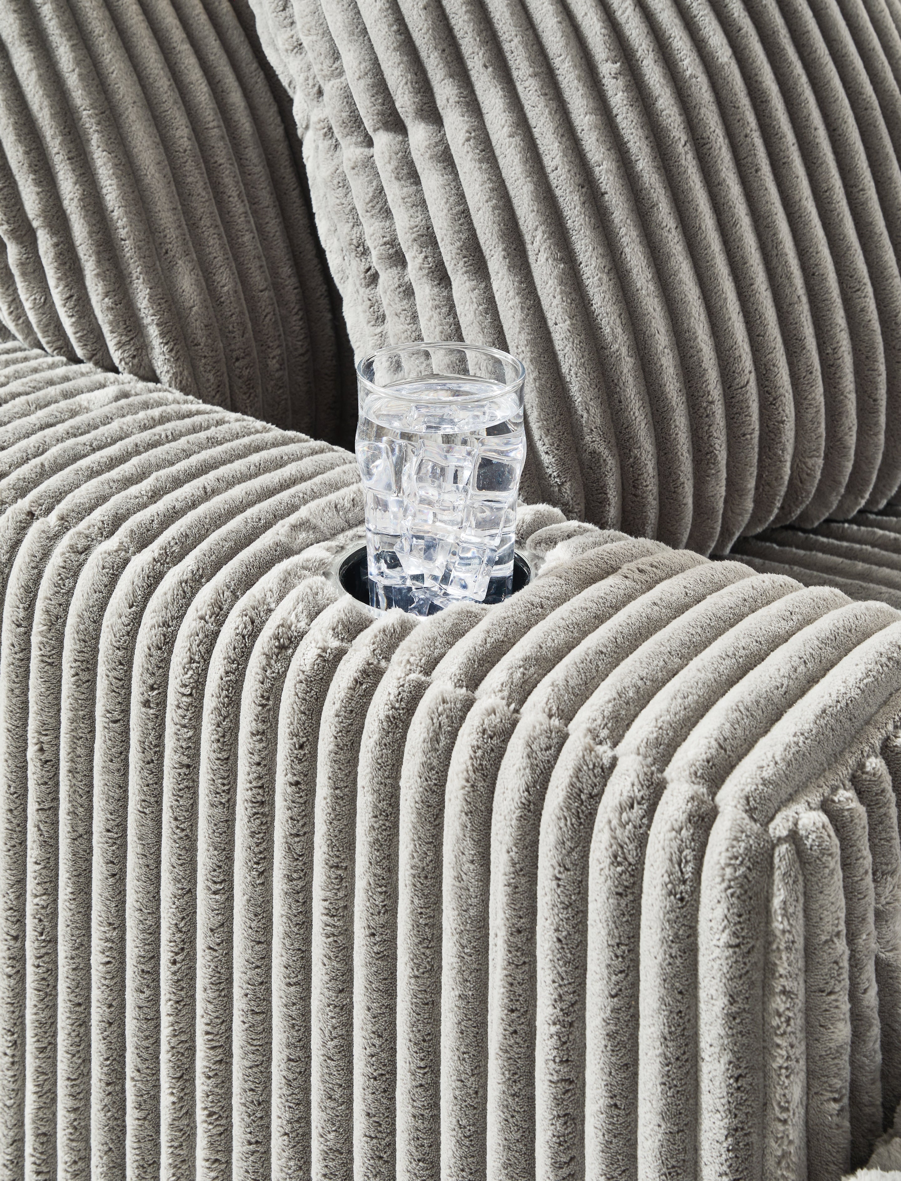 Lindyn Chaise - MyWaynesHome #