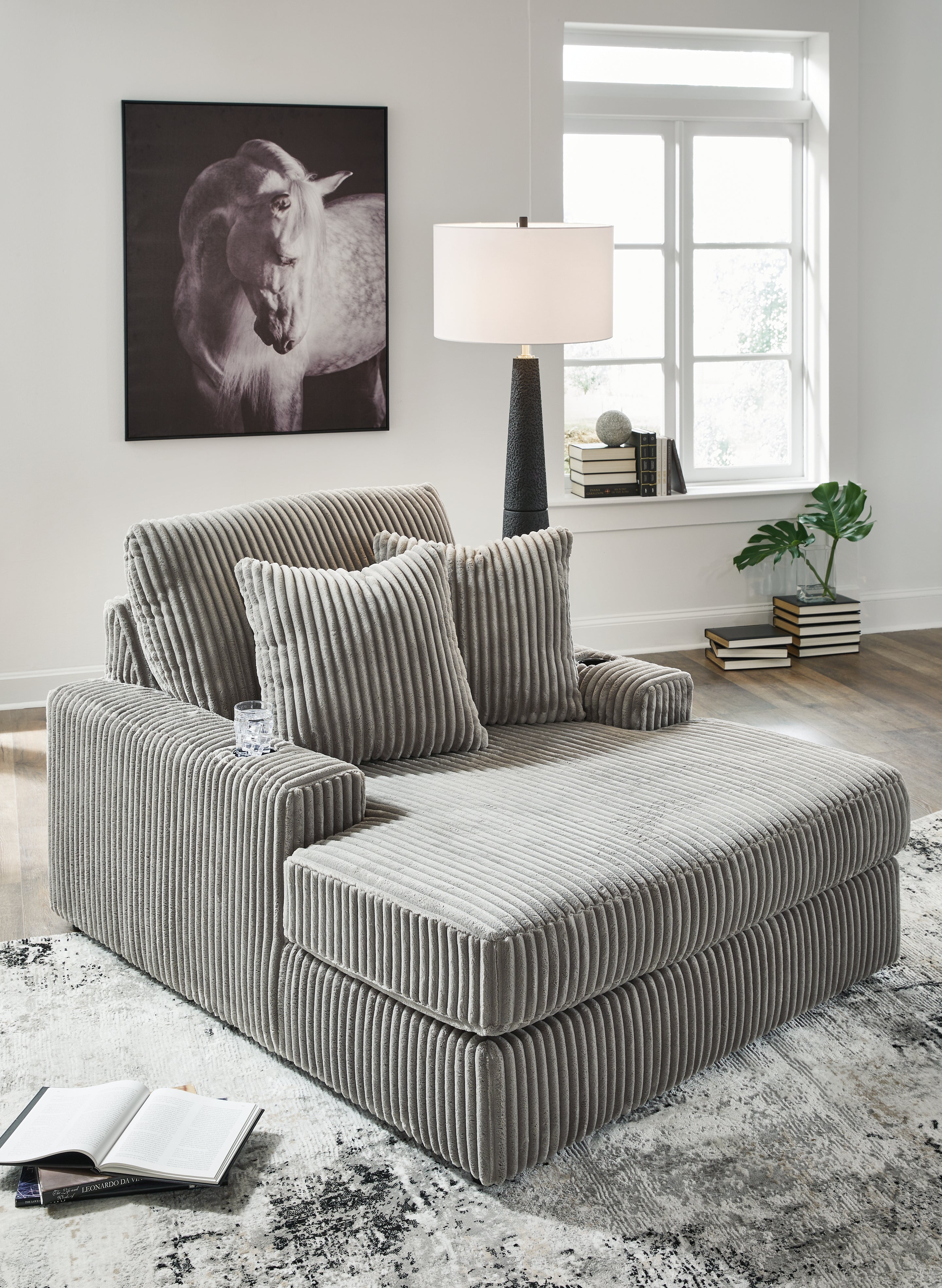 Lindyn Chaise - MyWaynesHome #