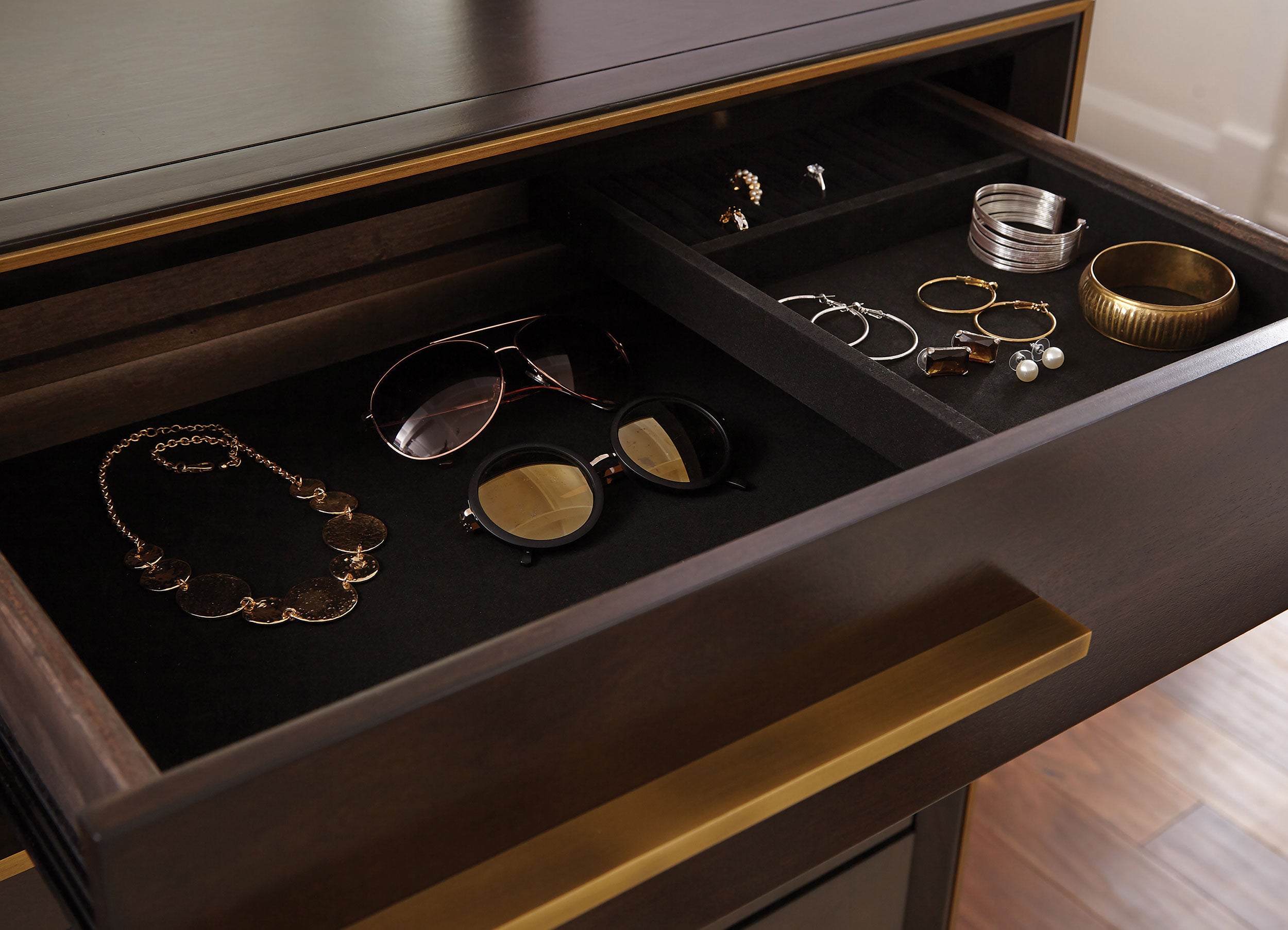 Durango 8-drawer Dresser With Mirror Smoked Peppercorn