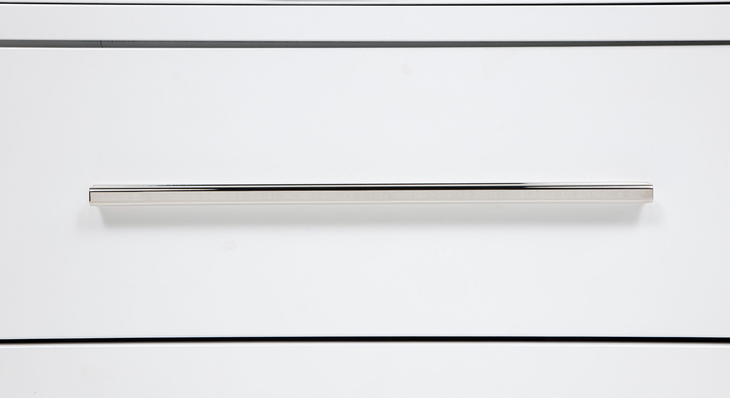 Gracemont 5-drawer Bedroom Chest Of Drawers White