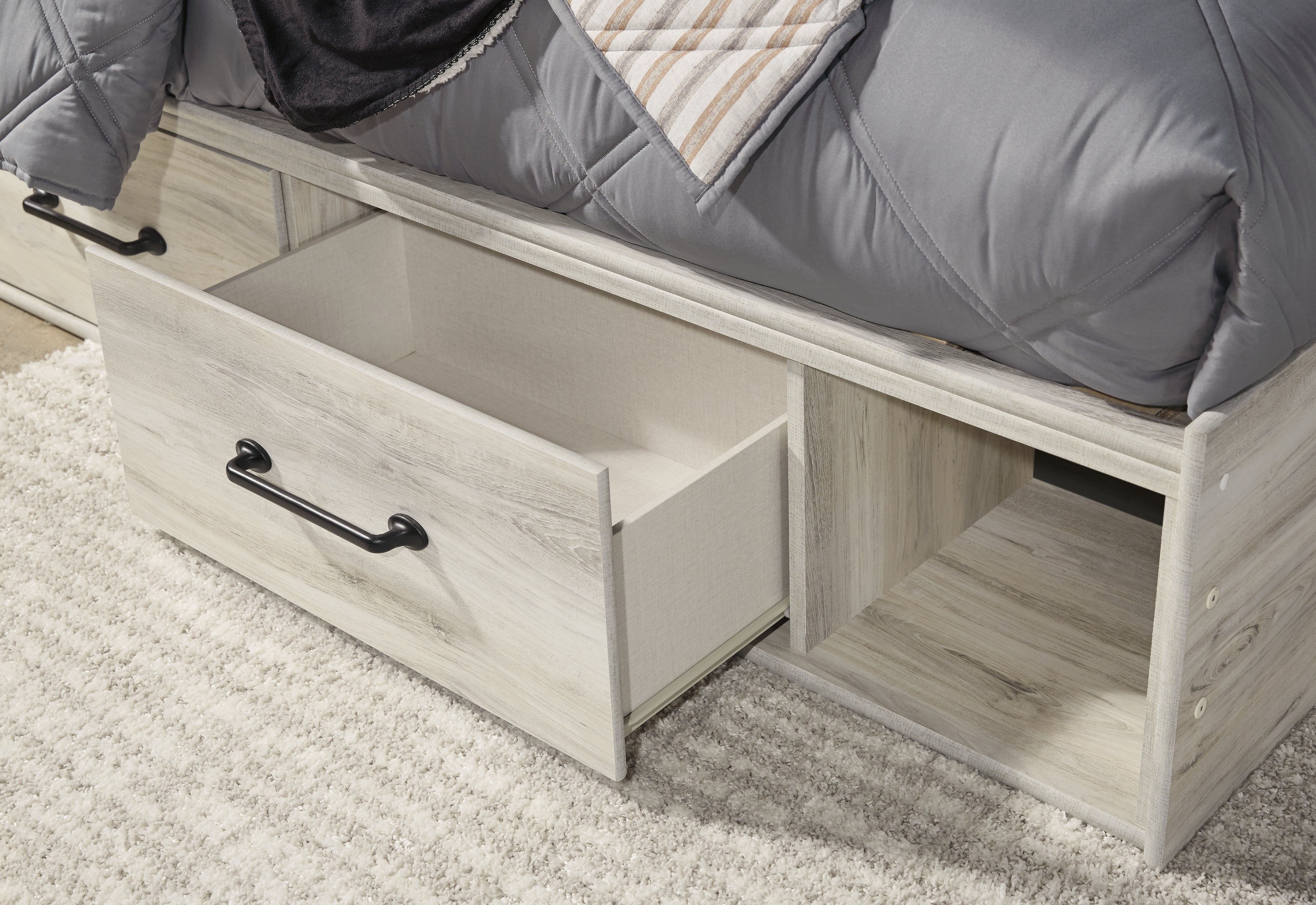 Cambeck Full Panel Bed with Storage, Chest and Nightstand