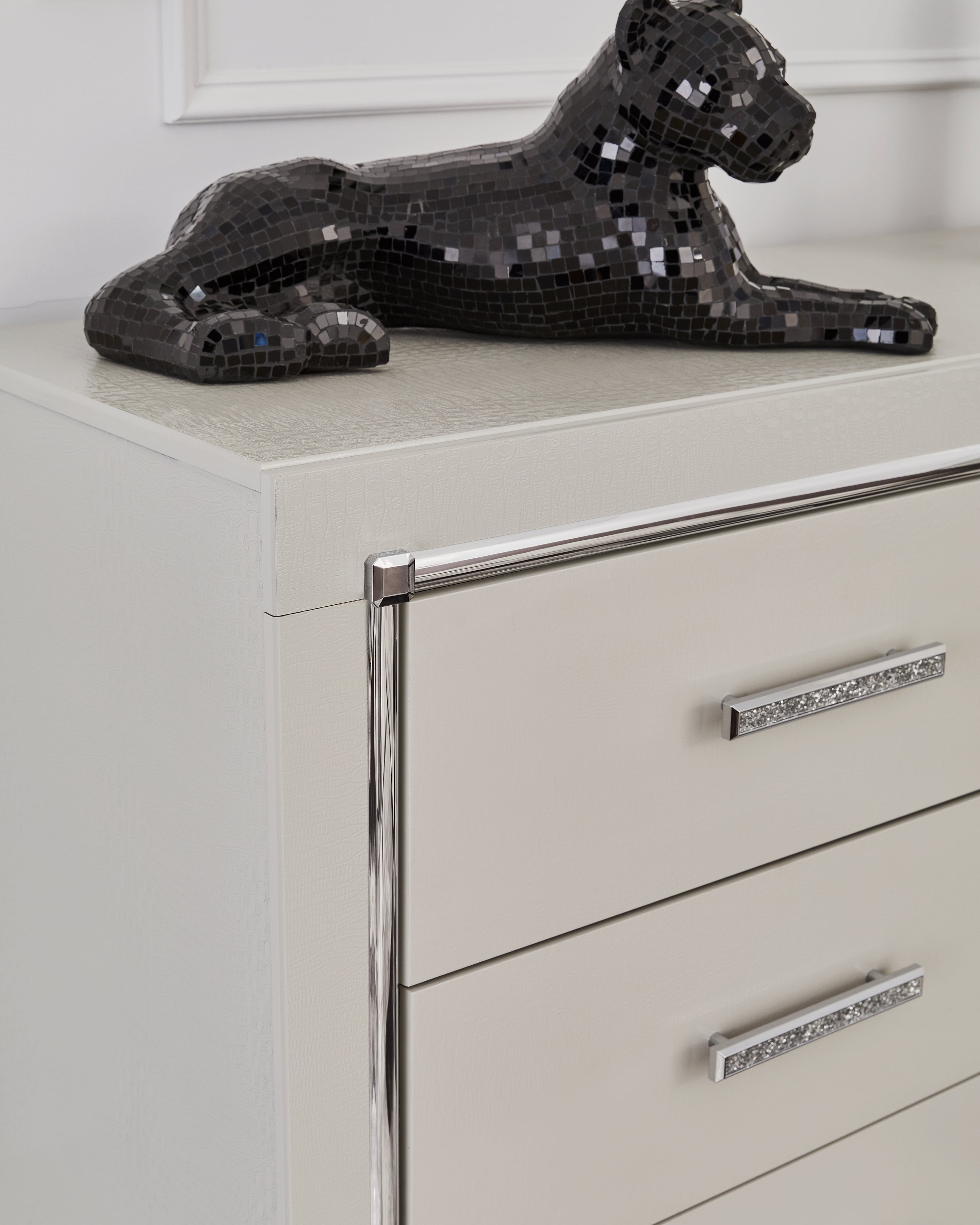 Zyniden Queen Upholstered Panel Bed, 2 Dressers, Mirror and Nightstand