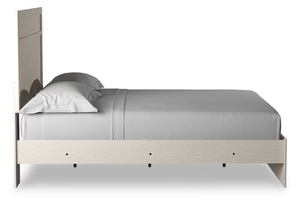 Stelsie Queen Panel Bed with Dresser, Mirror and Nightstand