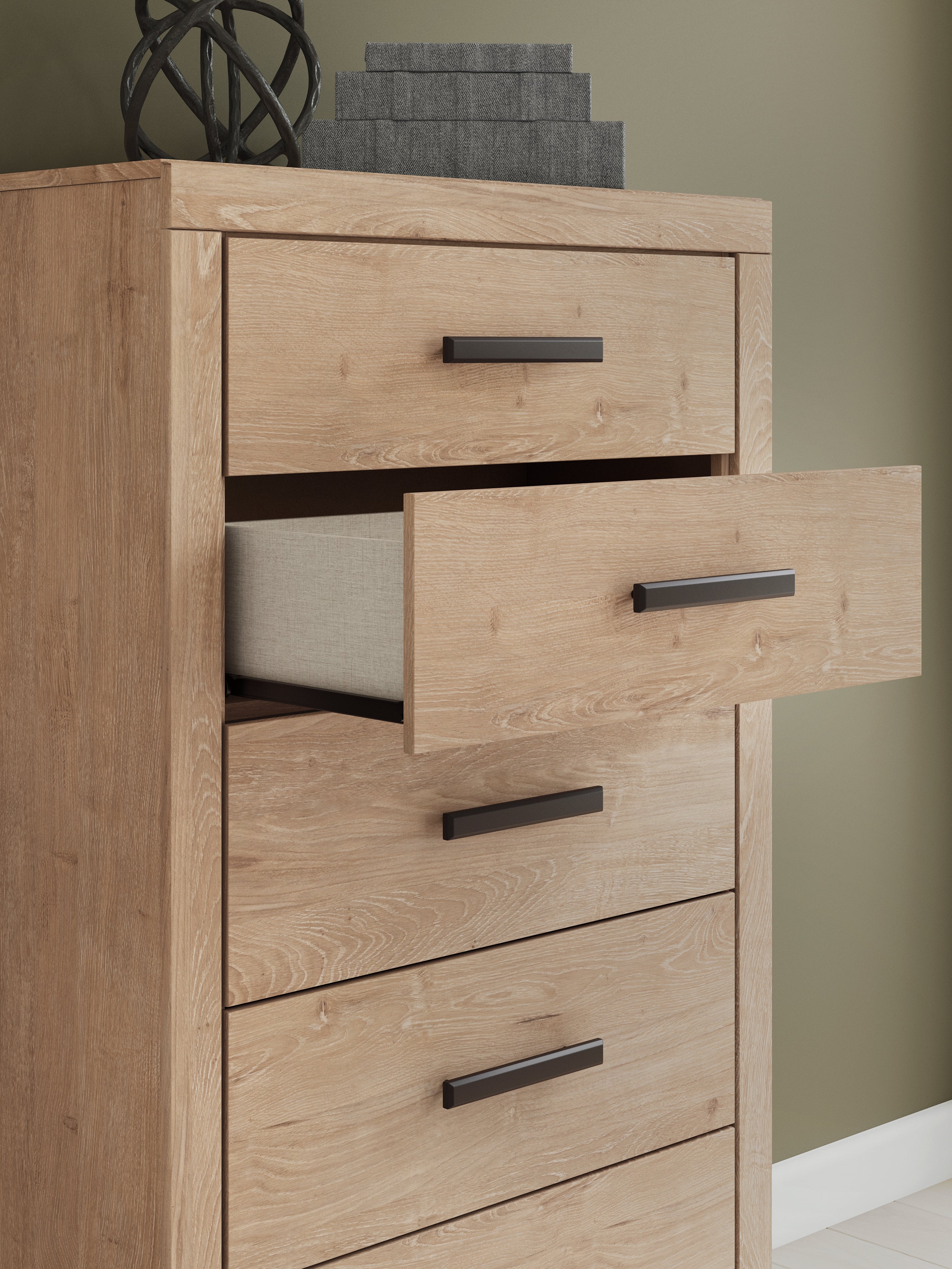 Sanginlane Chest of Drawers