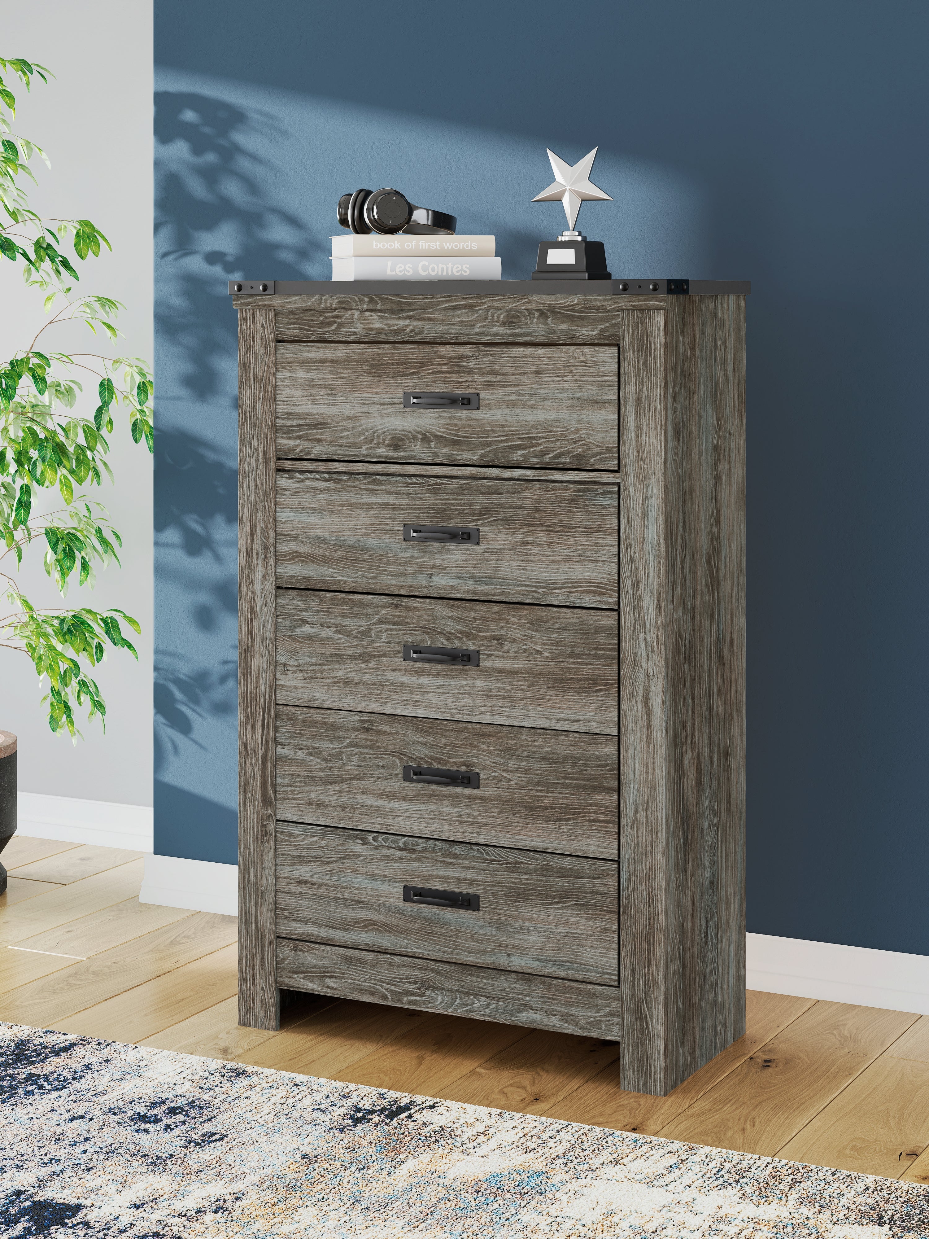 Frandern Chest of Drawers