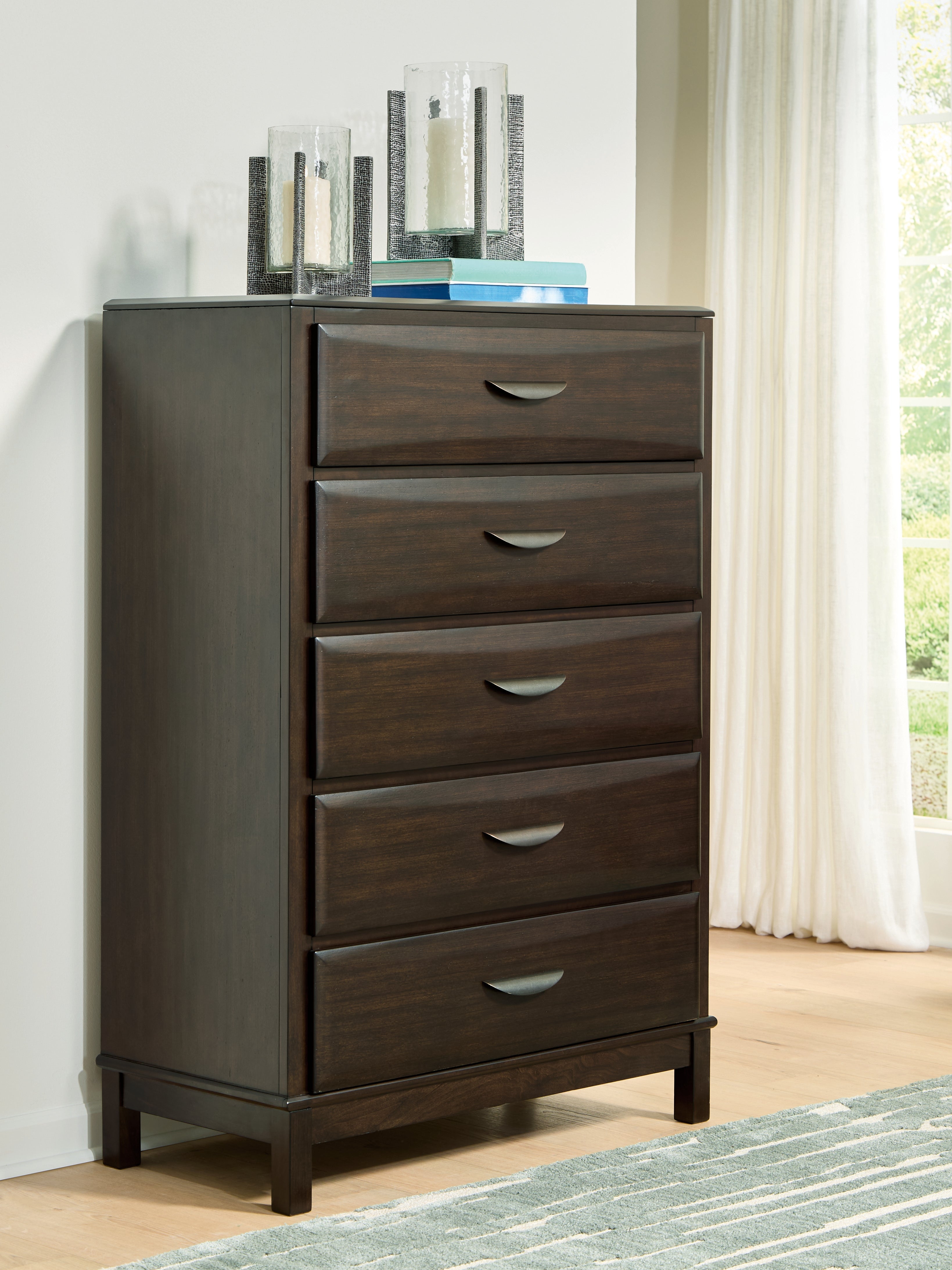 Vanmore Chest of Drawers