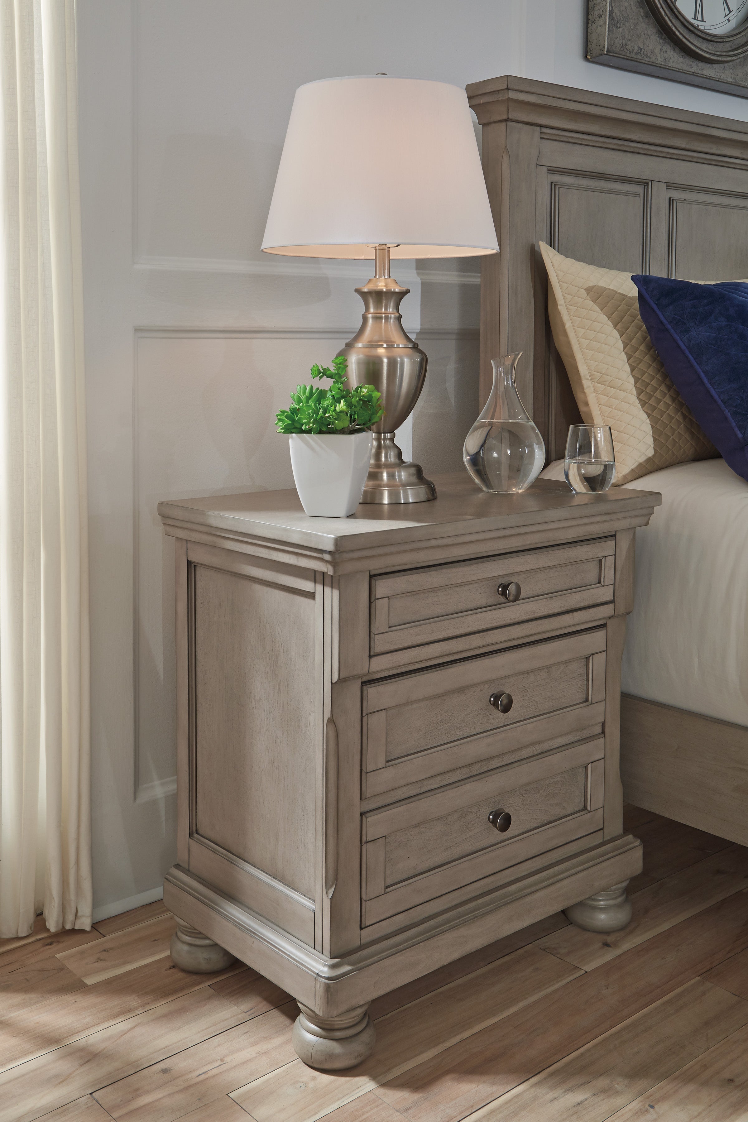 Lettner Light Gray Panel Bedroom Set - MyWaynesHome #