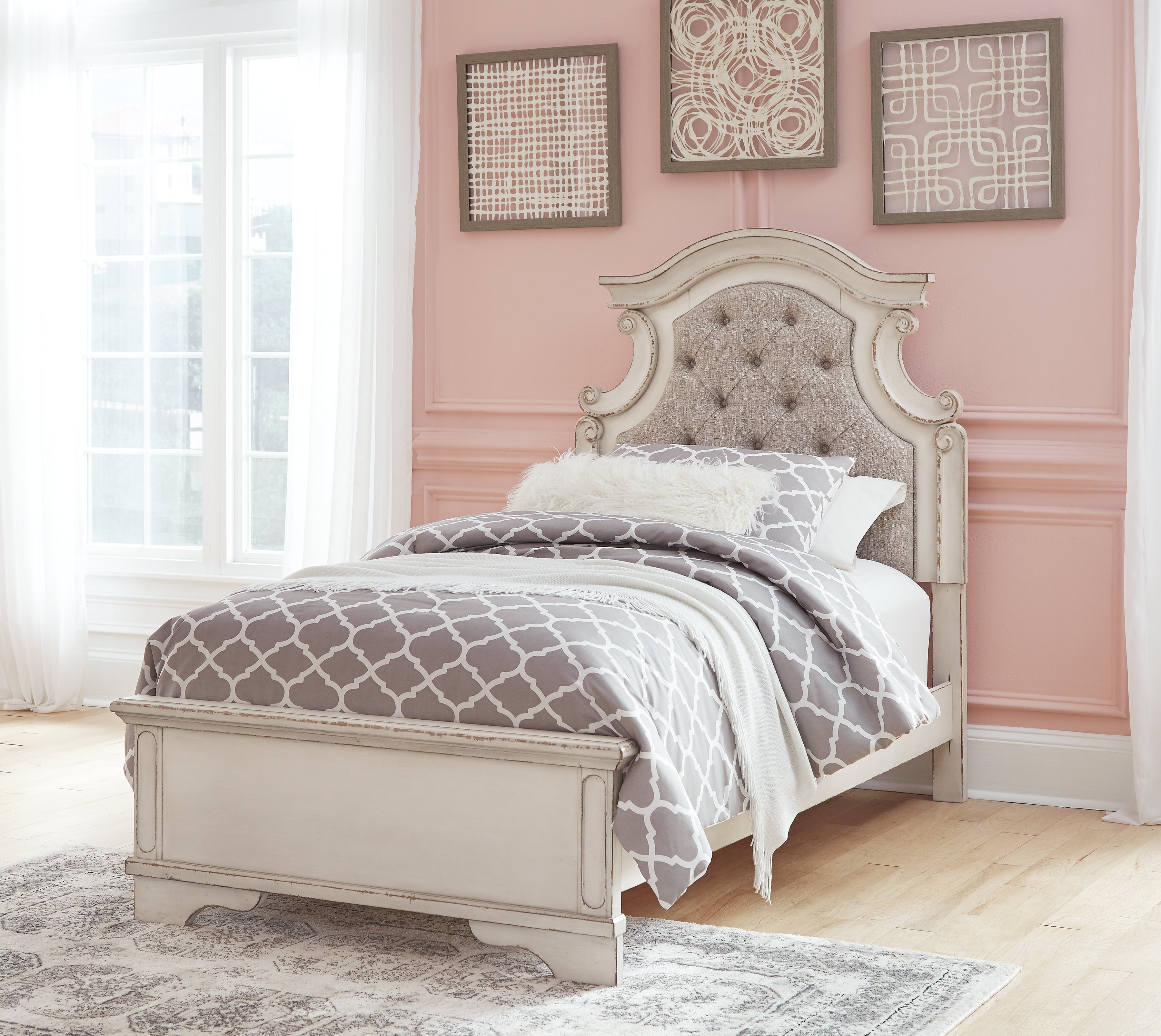 Realyn Twin Panel Bed, Chest and Nightstand
