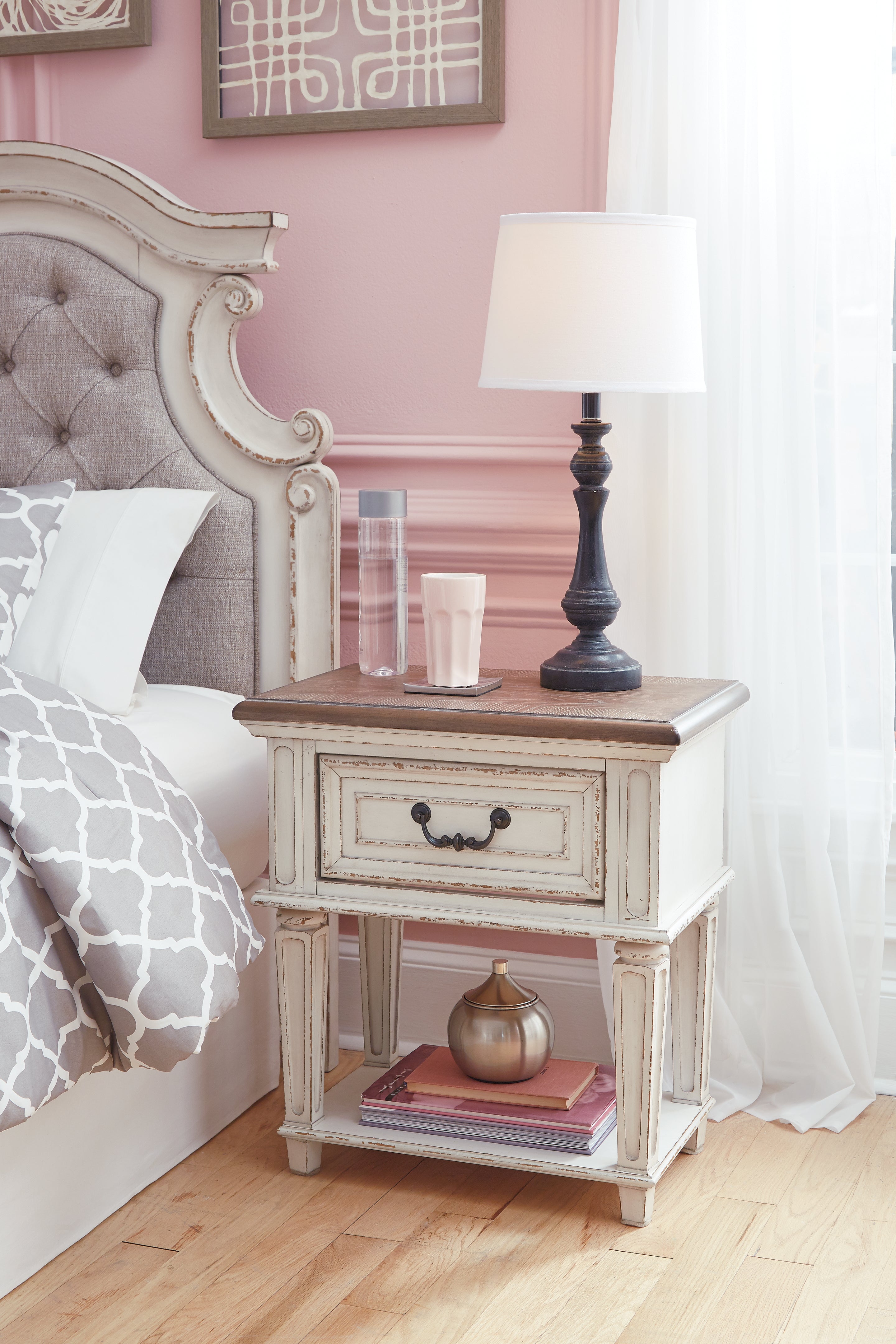 Realyn Twin Panel Bed, Chest and Nightstand