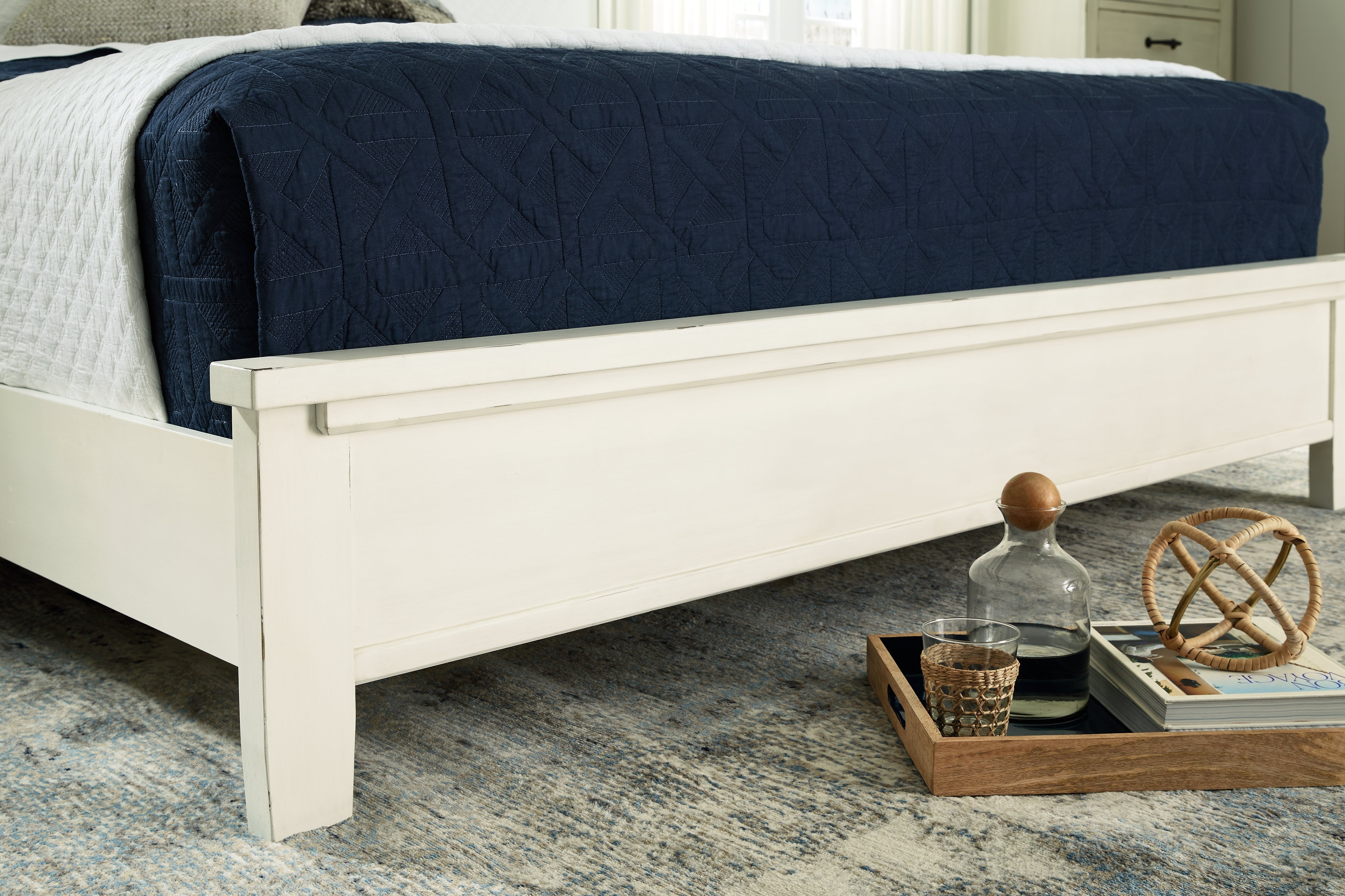 Braunter King Panel Bed