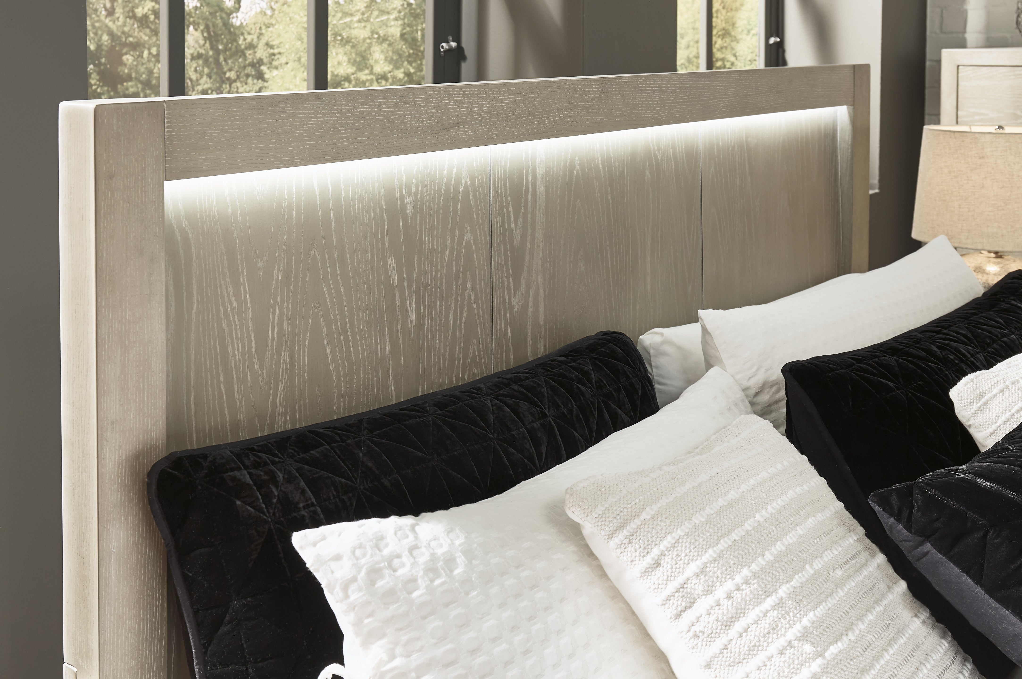 Fawnburg Queen Panel Bed with Storage