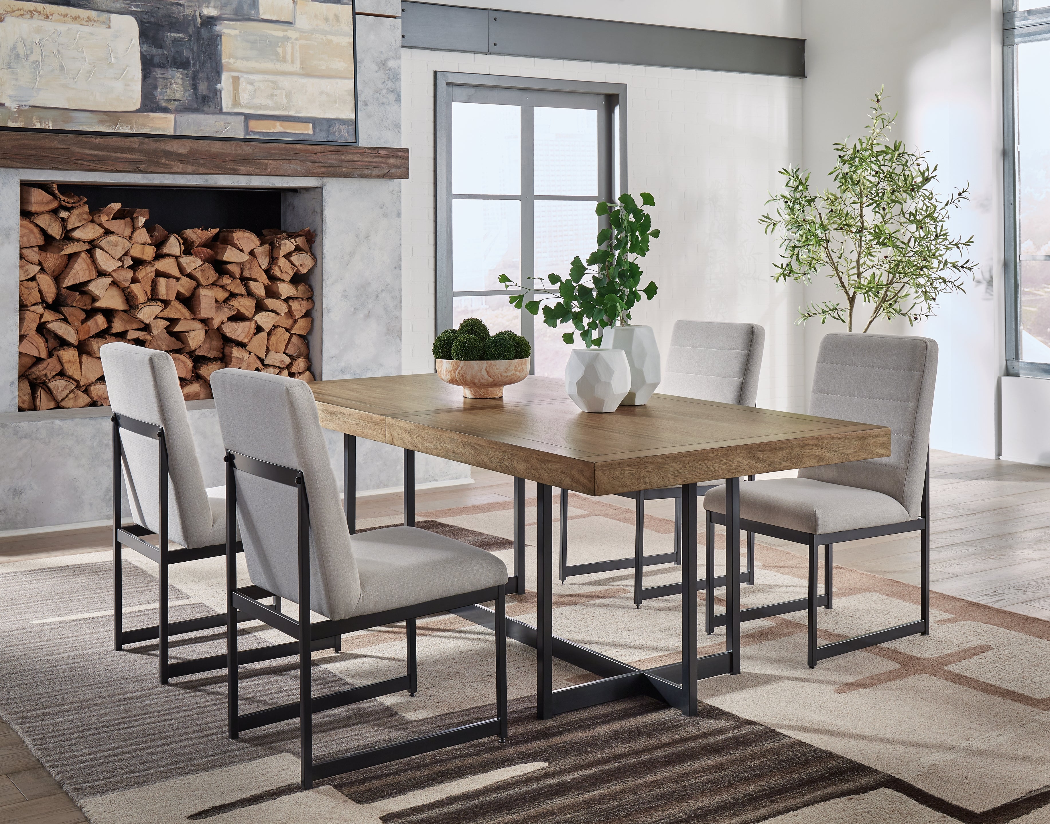 Tomtyn Dining Table and 4 Chairs