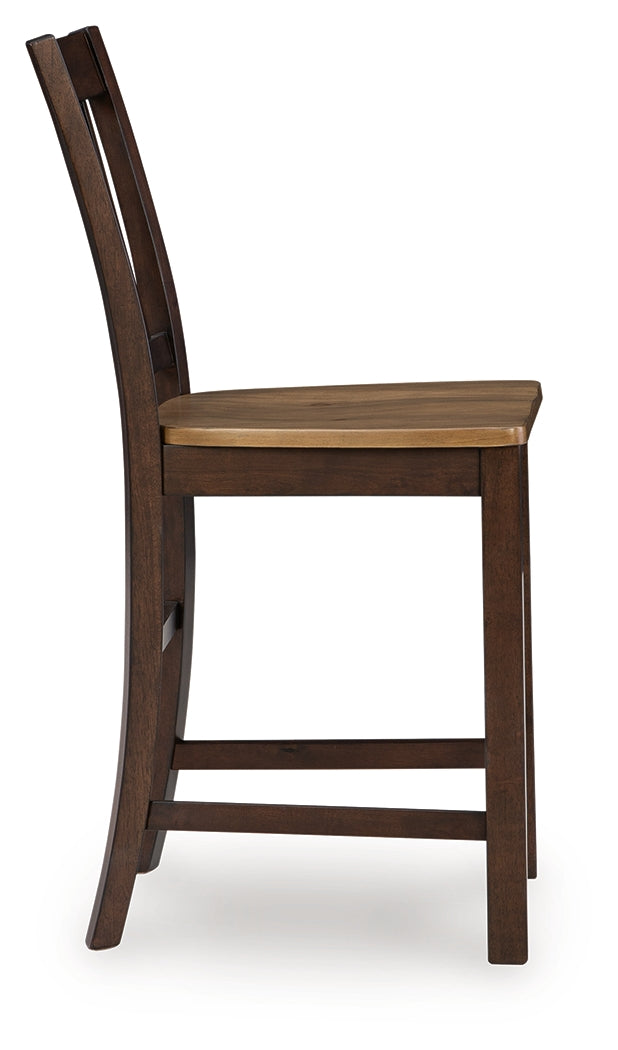 Rylandeen Counter Height Extension Dining Table and 6 Barstools