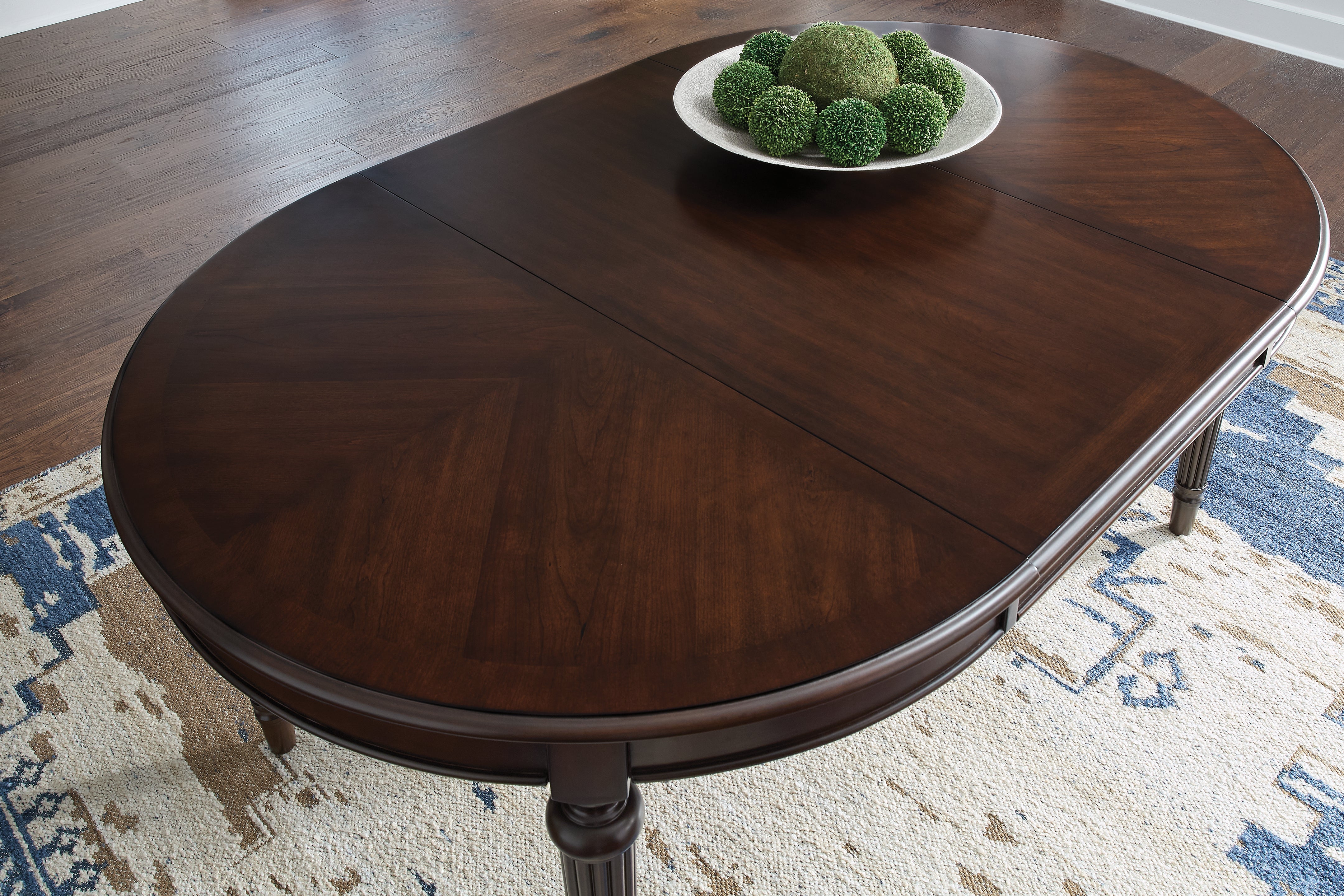 Lavinton Extension Dining Table and 6 Chairs