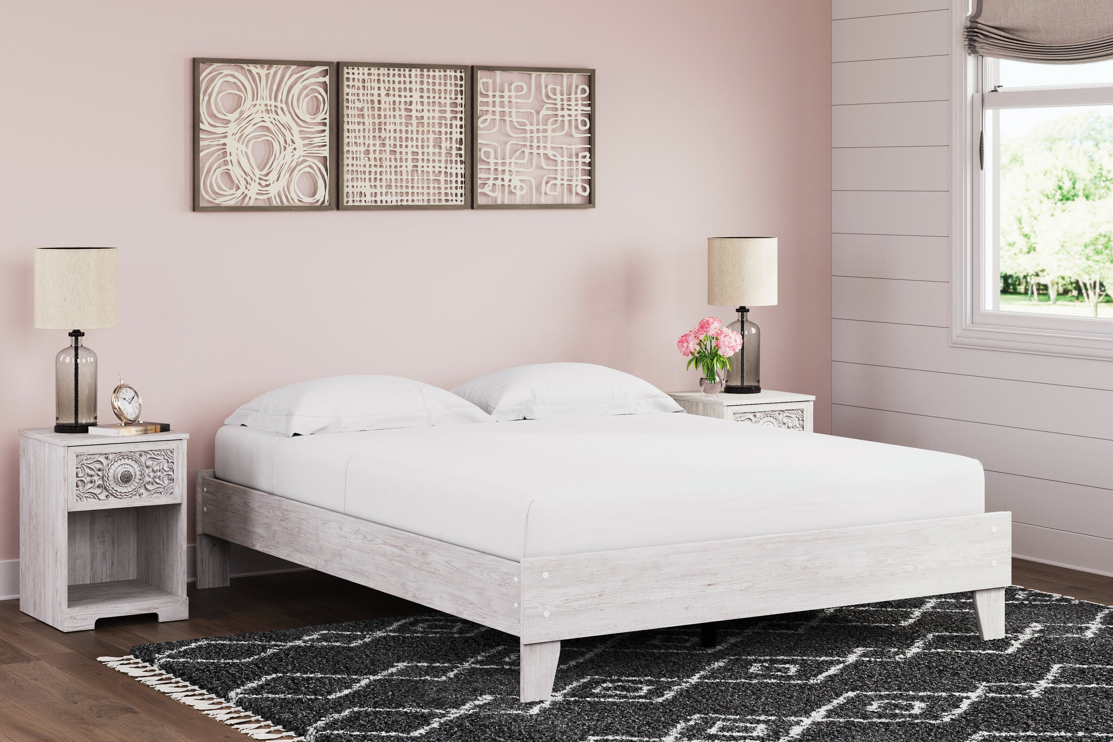 Paxberry Queen Platform Bed