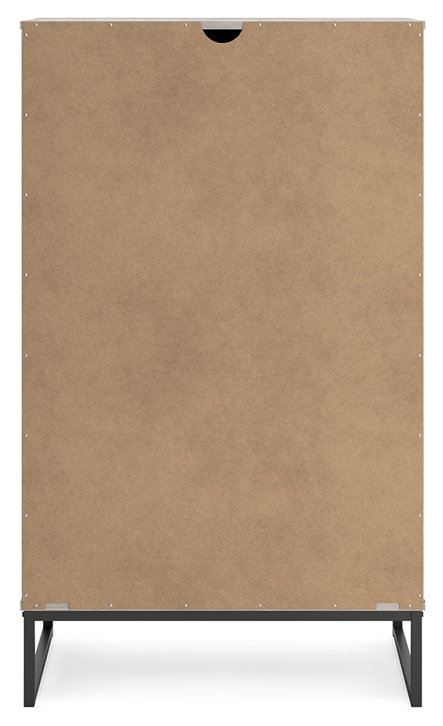 Neilsville Queen Platform Bed, Dresser, Chest and 2 Nightstands