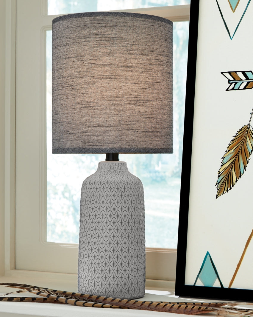 Donnford Table Lamp (Set of 2)