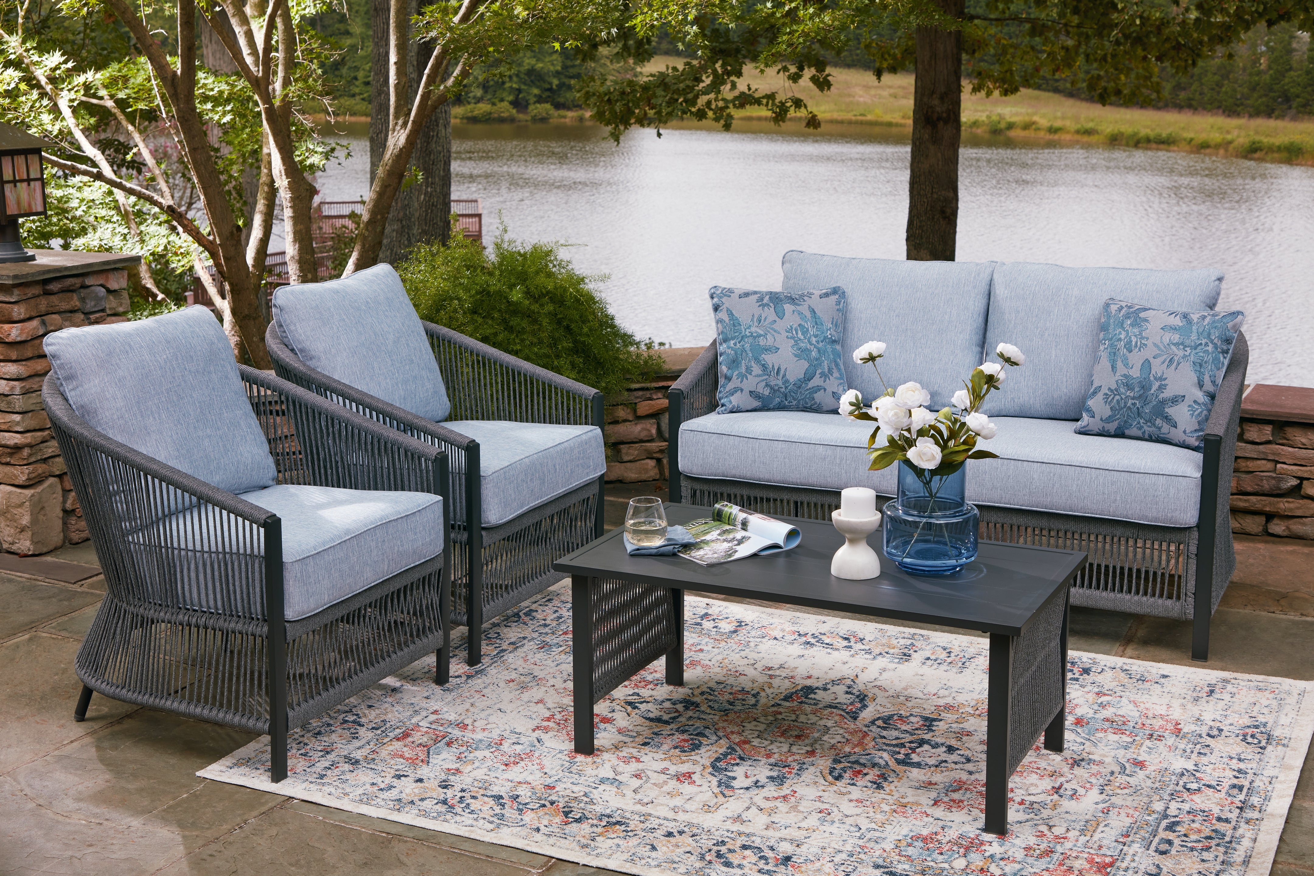 Bridges Beach Outdoor Love/Chairs/Table Set (Set of 4)