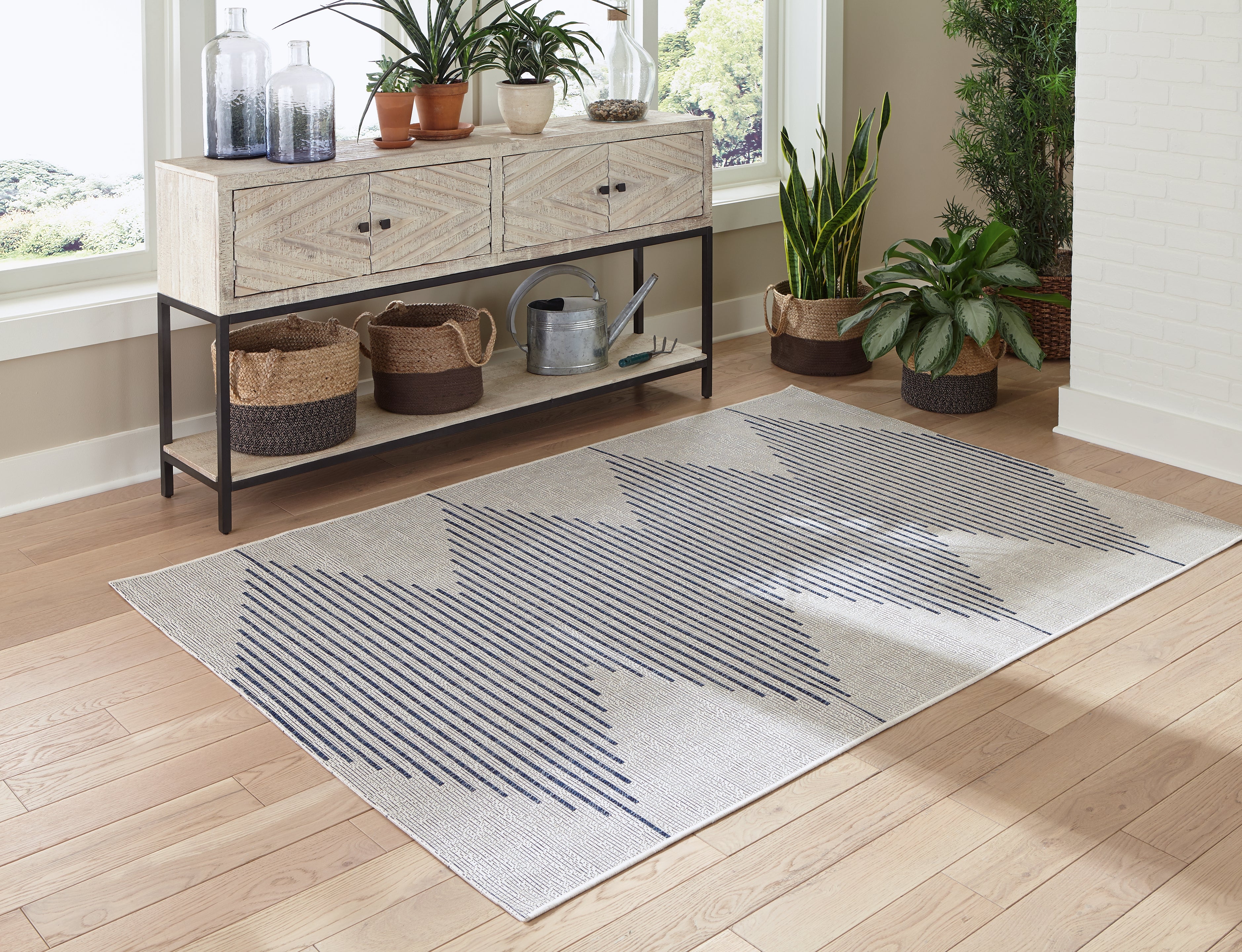 Alverno 5'3" x 7'7" Rug