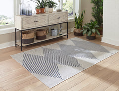 Alverno 5'3" x 7'7" Rug