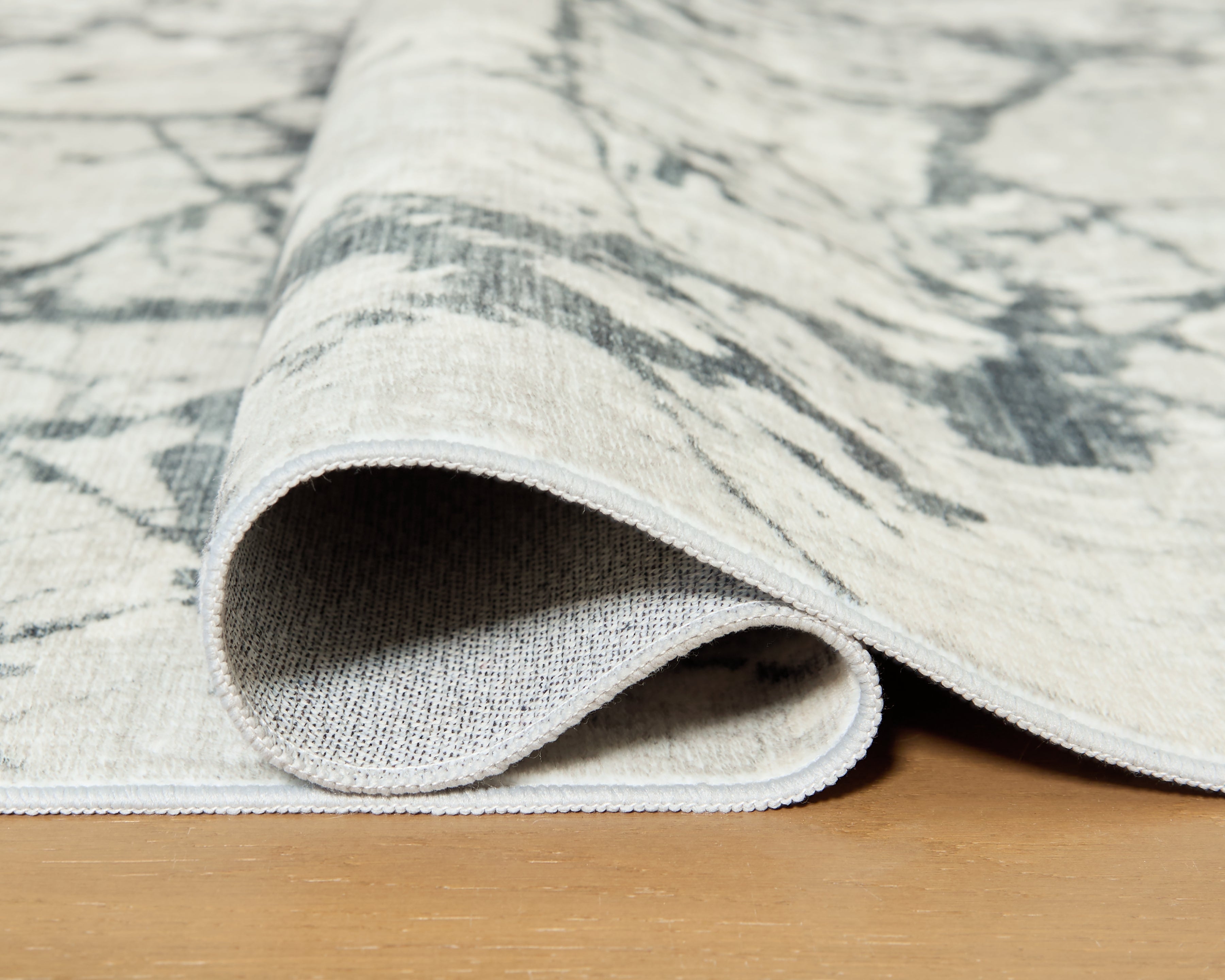 Tobinbury Washable 5' x 7' Area Rug