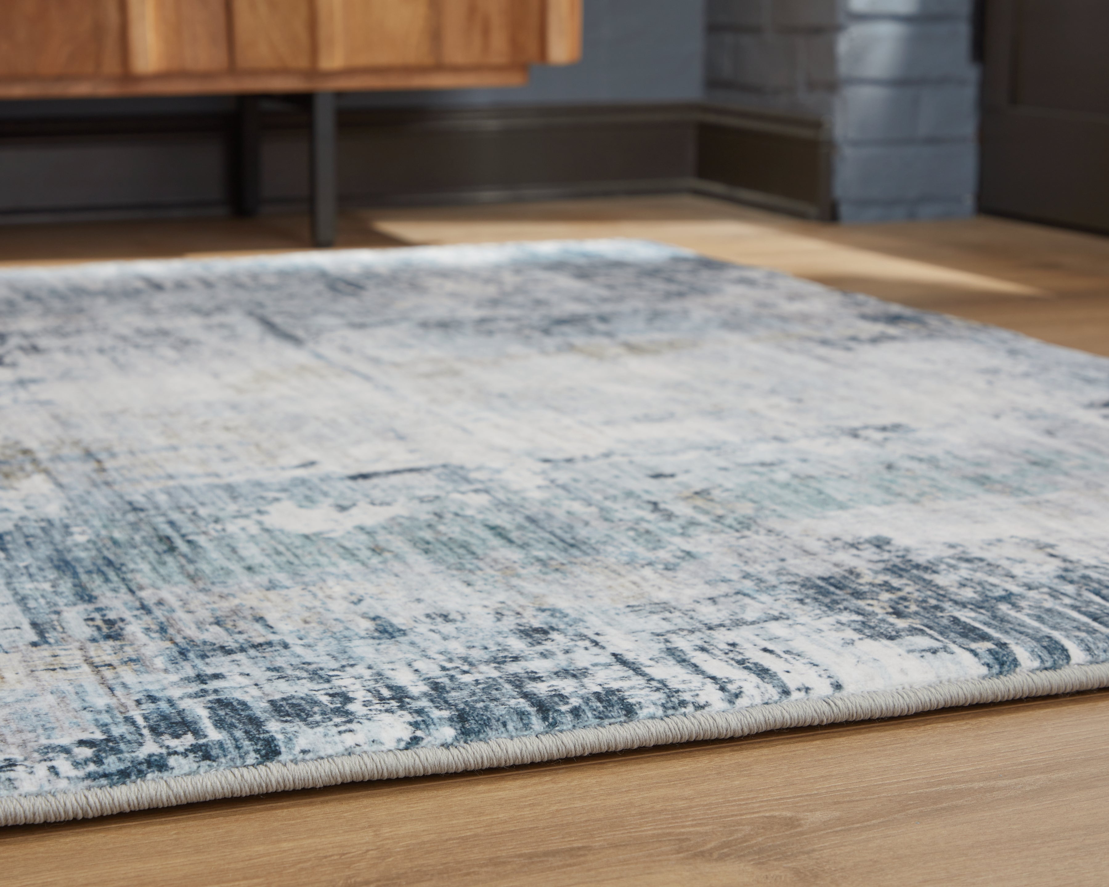 Arlenmont 5' x 7' Area Rug