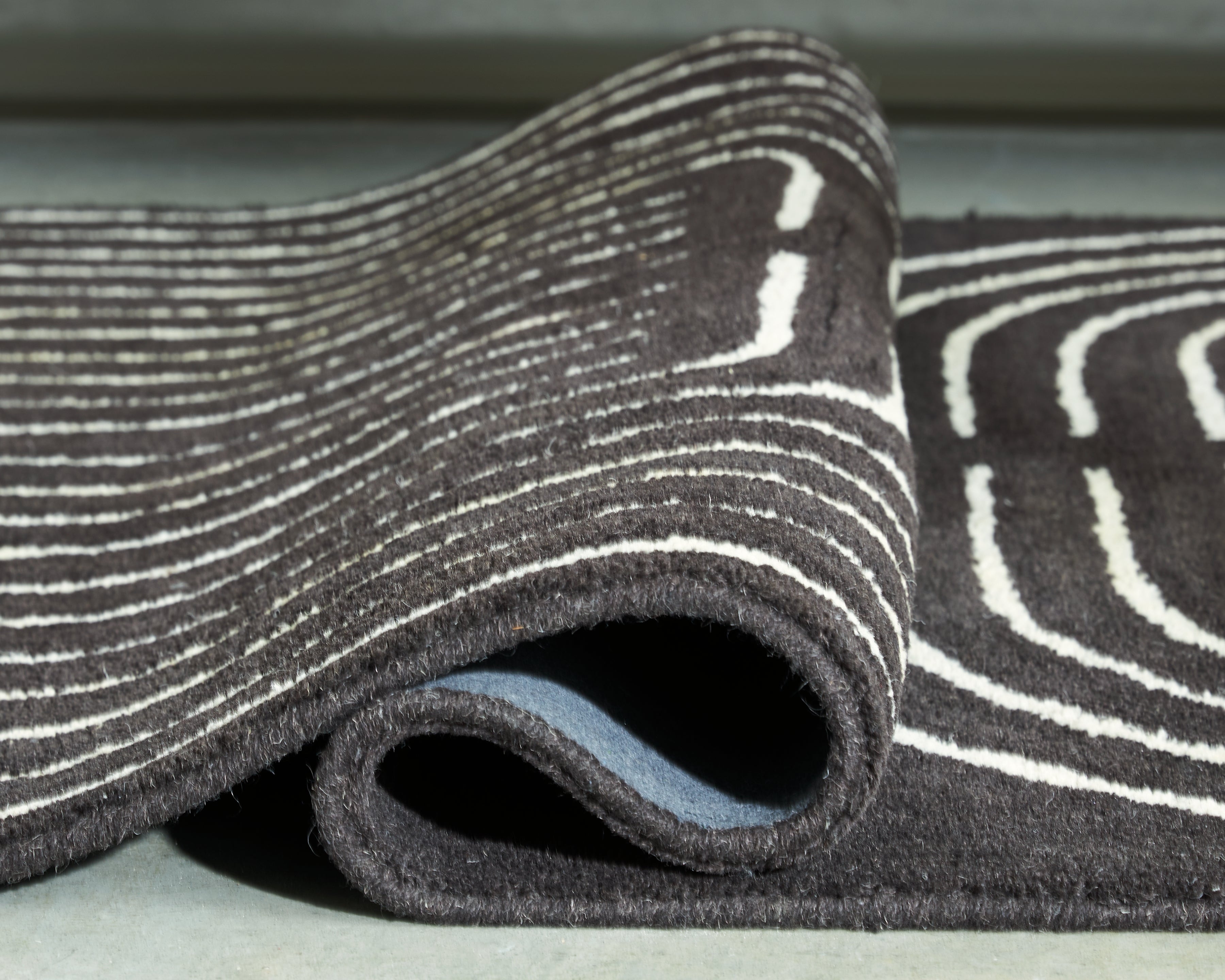 Eldonmore 5' x 7' Area Rug