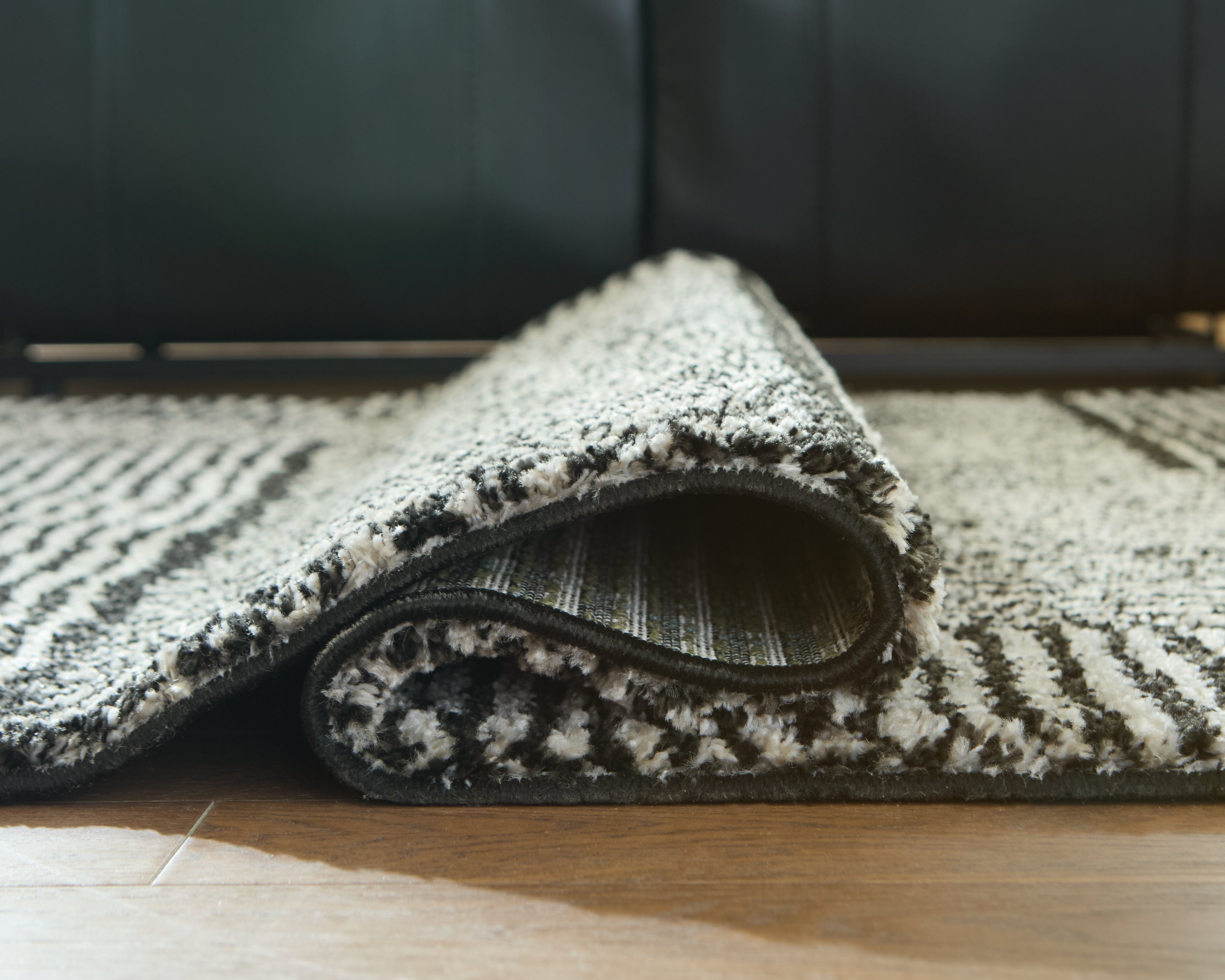 Kurtmen 5' x 7' Area Rug