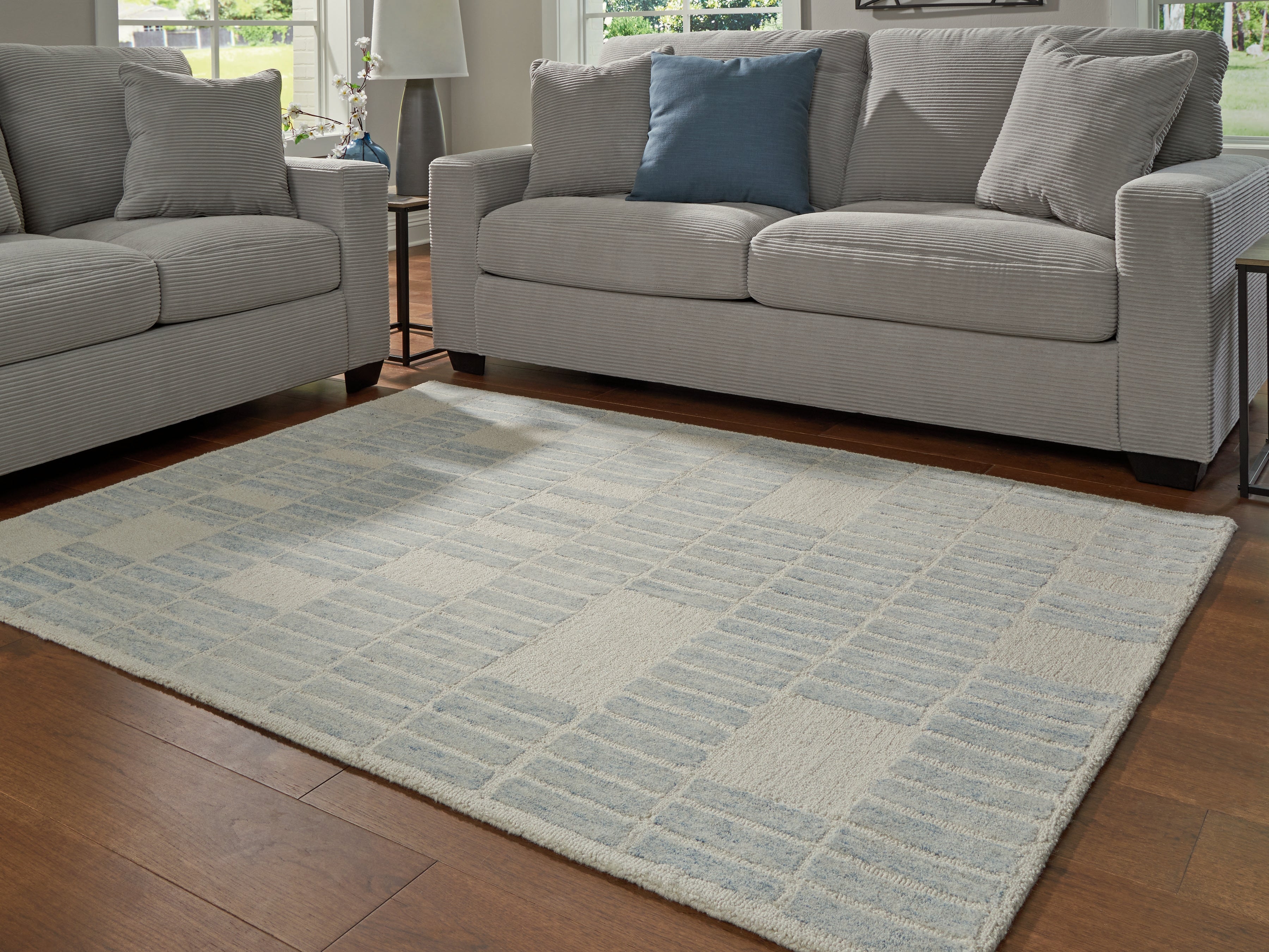 Dylanton 5' x 7' Area Rug
