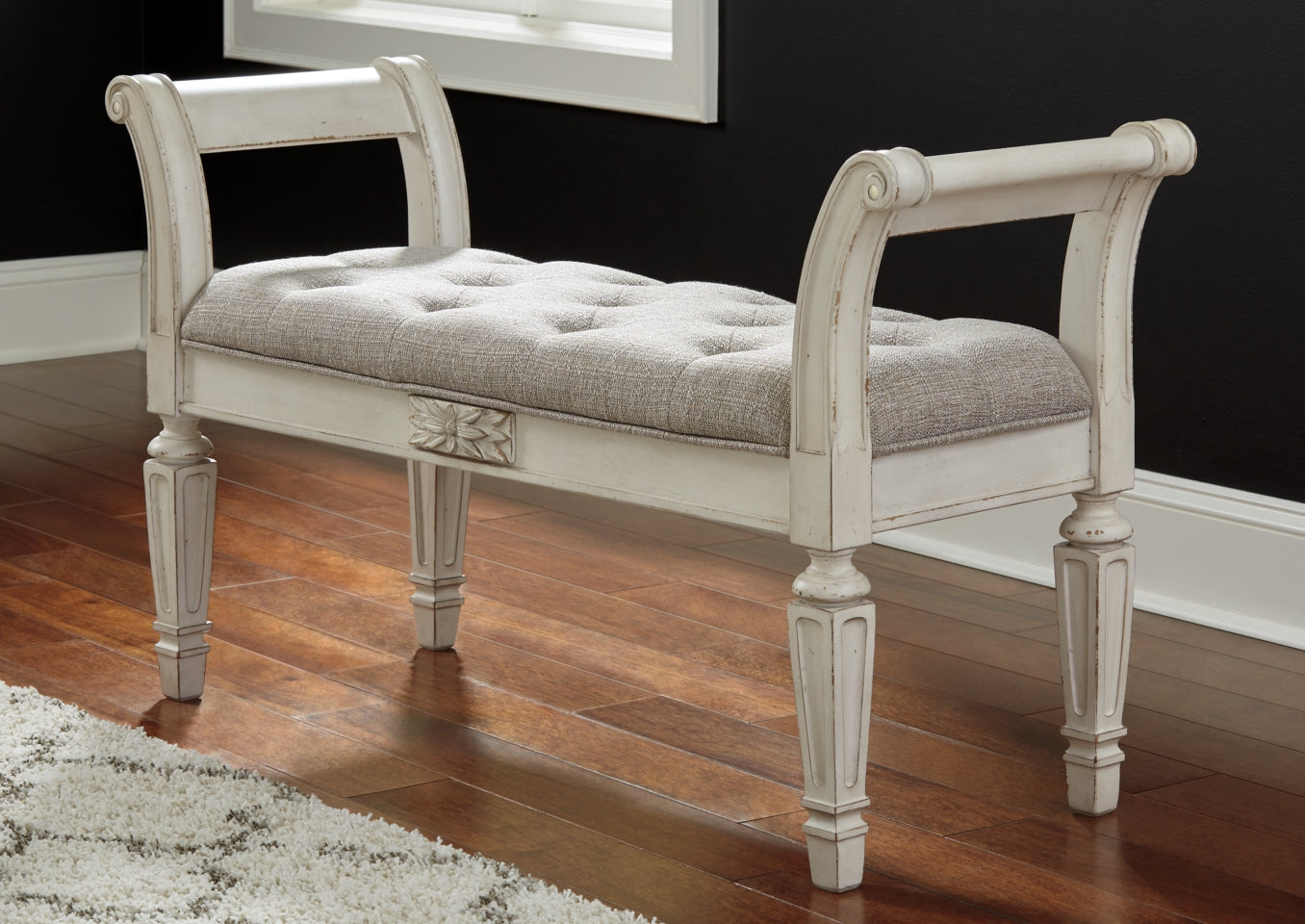 Realyn Accent Bench