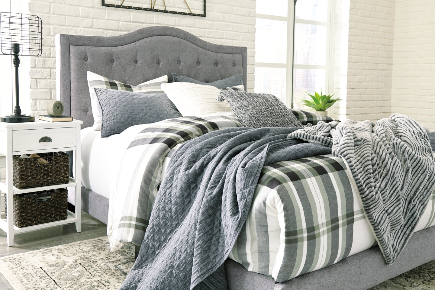 Jerary Queen Upholstered Bed - MyWaynesHome #