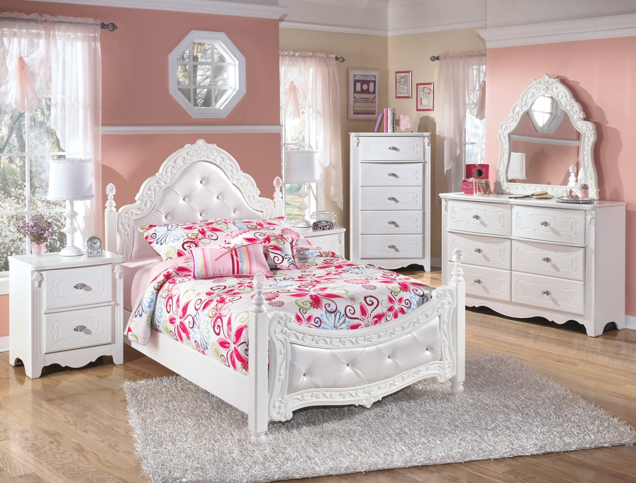 Exquisite Twin Poster Bed - MyWaynesHome #
