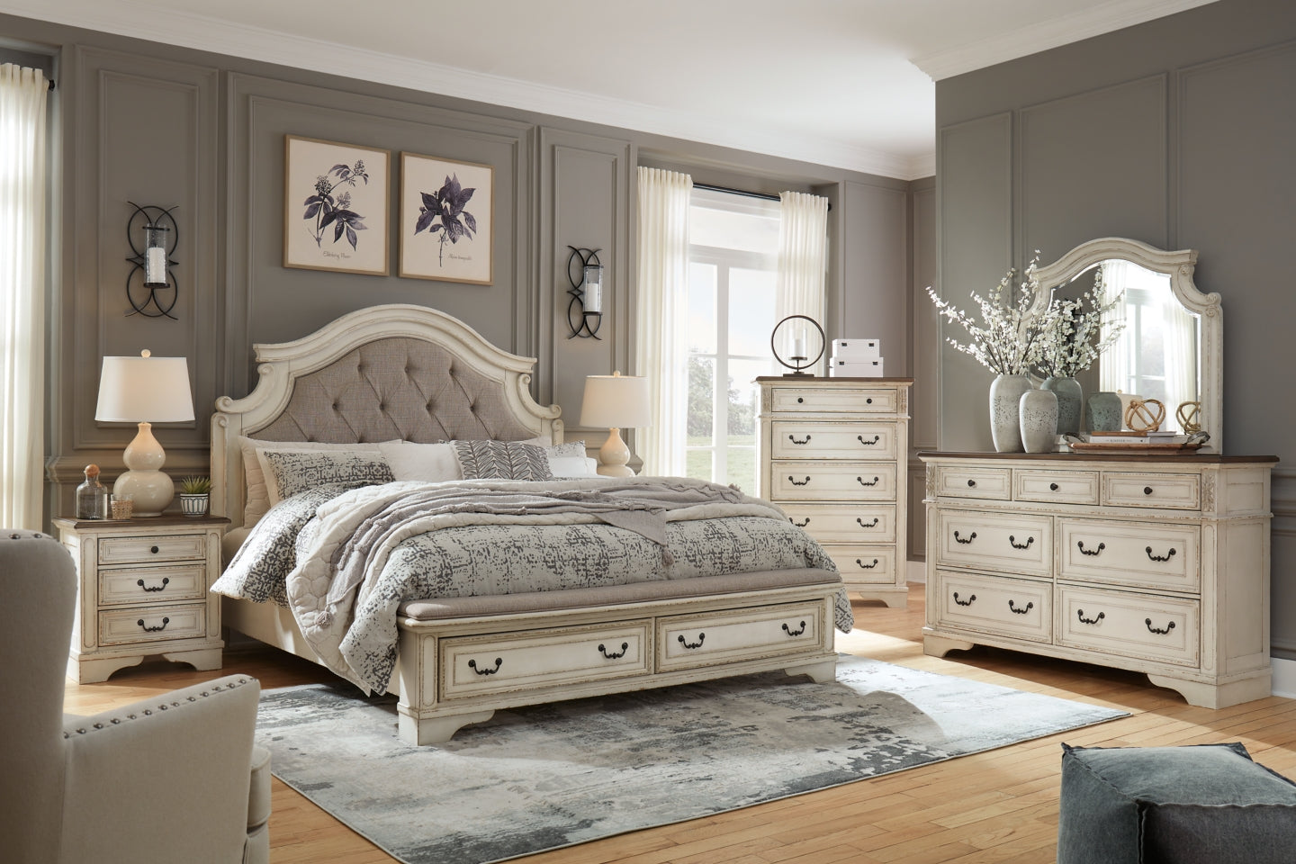 Realyn Queen Upholstered Bed with Mirrored Dresser - MyWaynesHome #