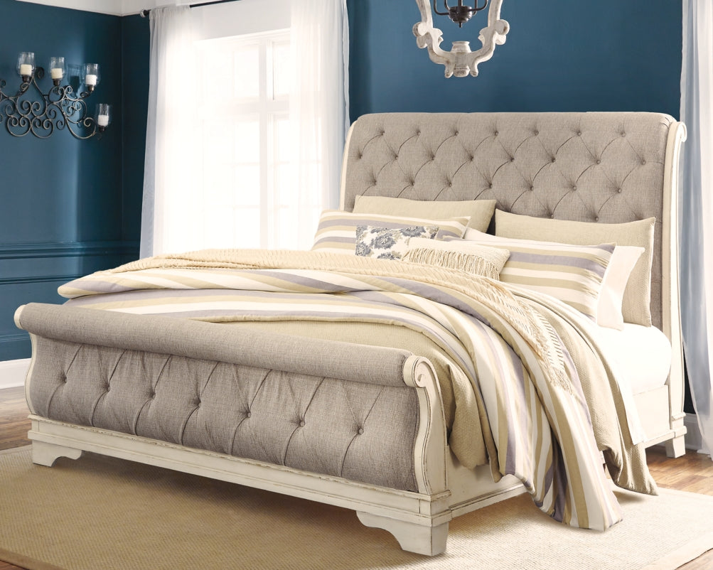 Realyn Queen Sleigh Bed with Mirrored Dresser - MyWaynesHome #