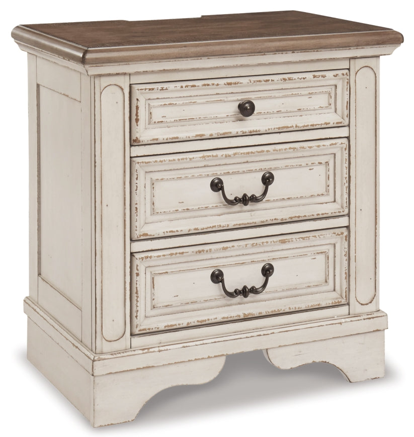 Realyn King Sleigh Bed with Mirrored Dresser, Chest and Nightstand - MyWaynesHome #