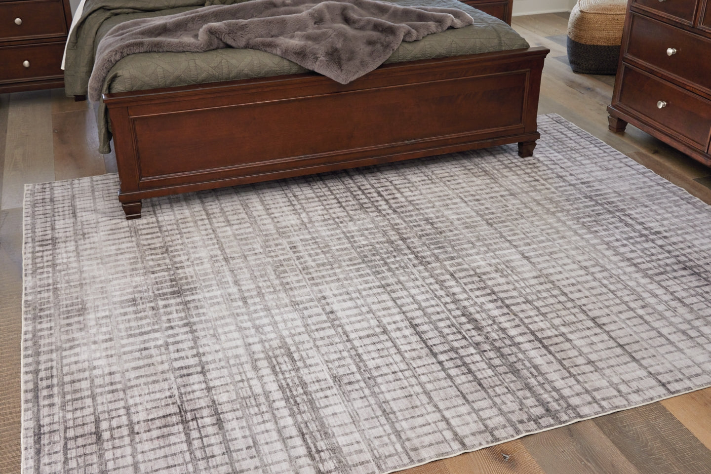 Moorhill 7'5" x 9'6" Rug - MyWaynesHome #