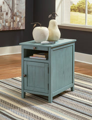 Treytown Chairside End Table - MyWaynesHome #